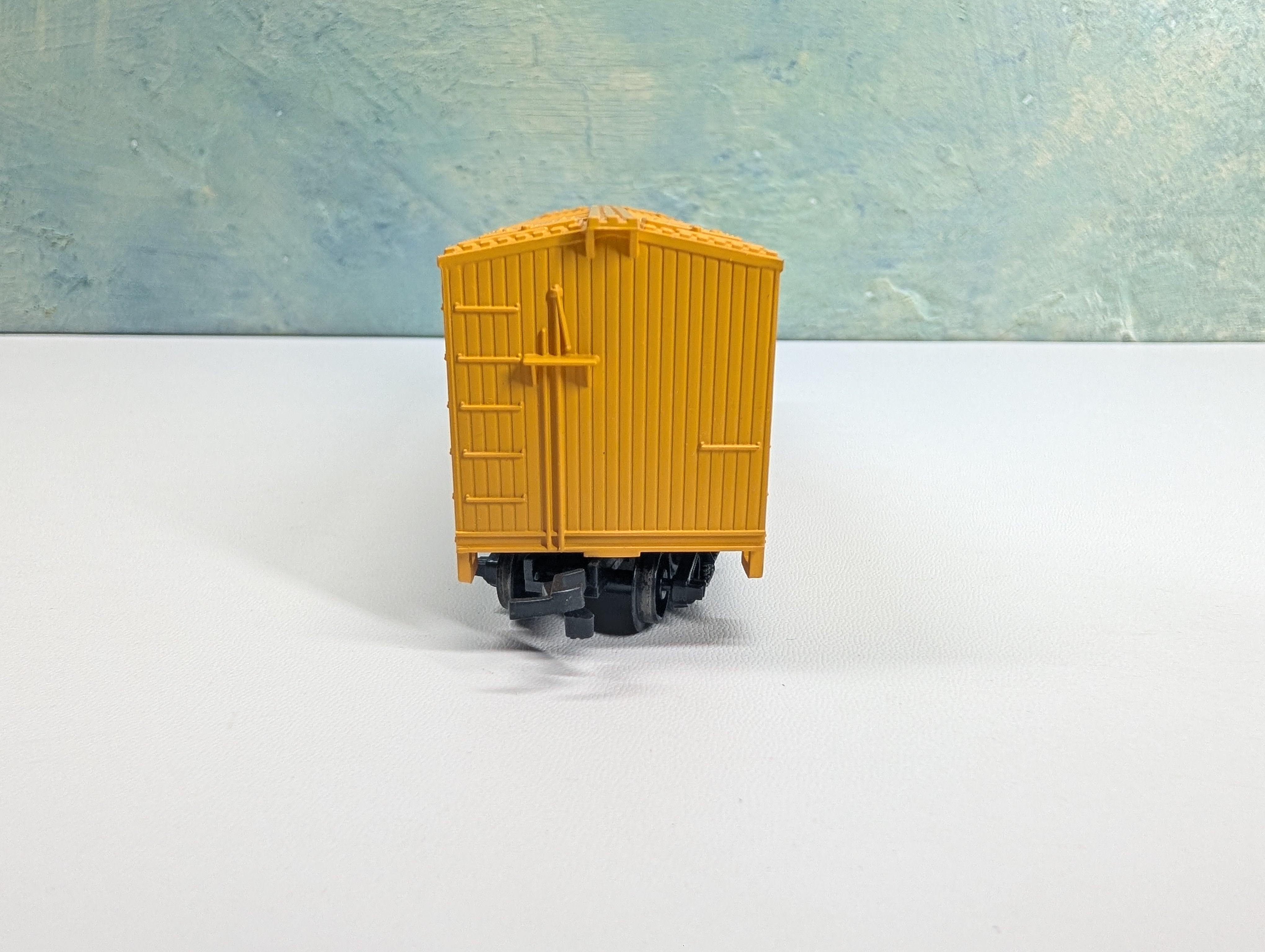 USED Life-Like HO Scale 38' Wooden Reefer Box Car Morrell Meats MORX #9904