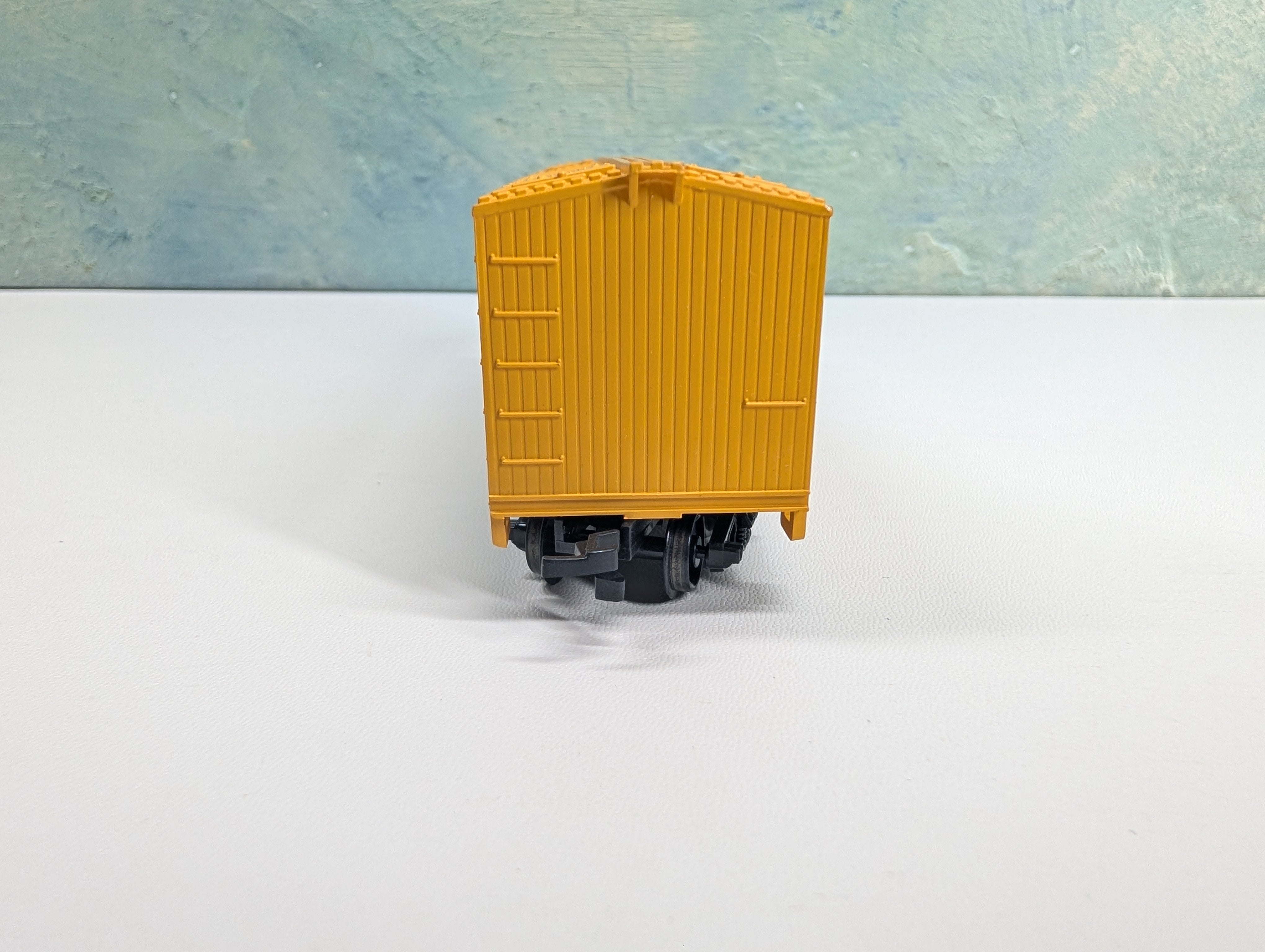 USED Life-Like HO Scale 38' Wooden Reefer Box Car Morrell Meats MORX #9904