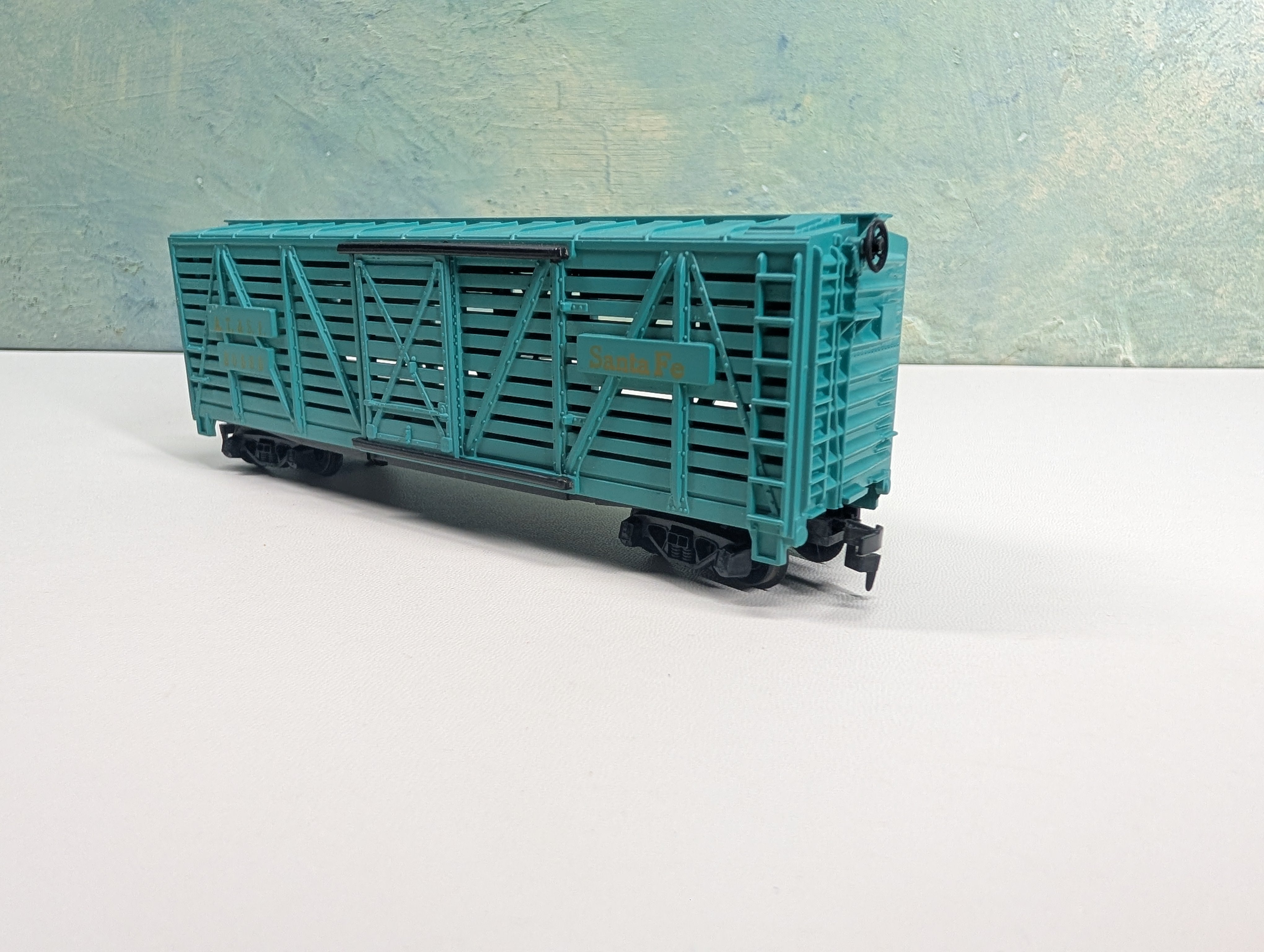 USED Tyco HO Scale 40' Cattle Livestock Car Santa Fe ATSF #80680
