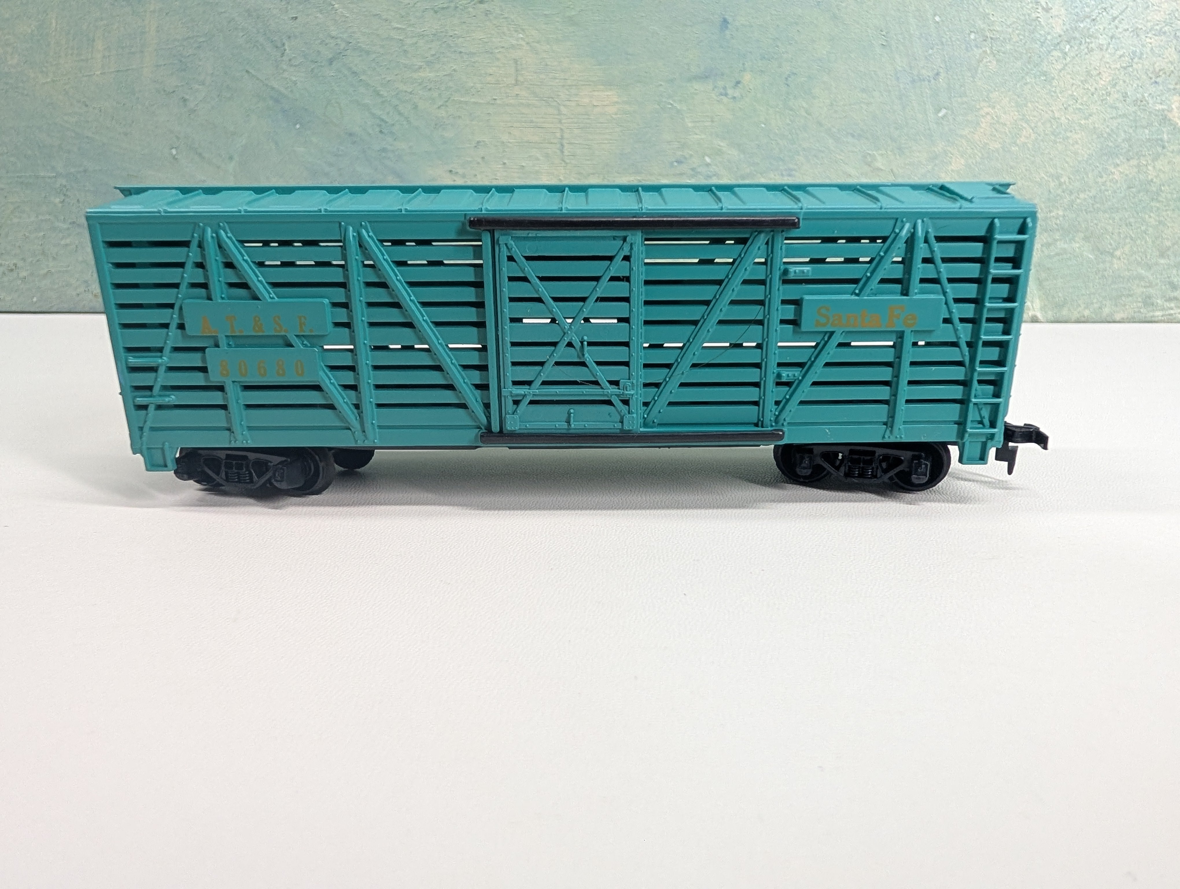 USED Tyco HO Scale 40' Cattle Livestock Car Santa Fe ATSF #80680
