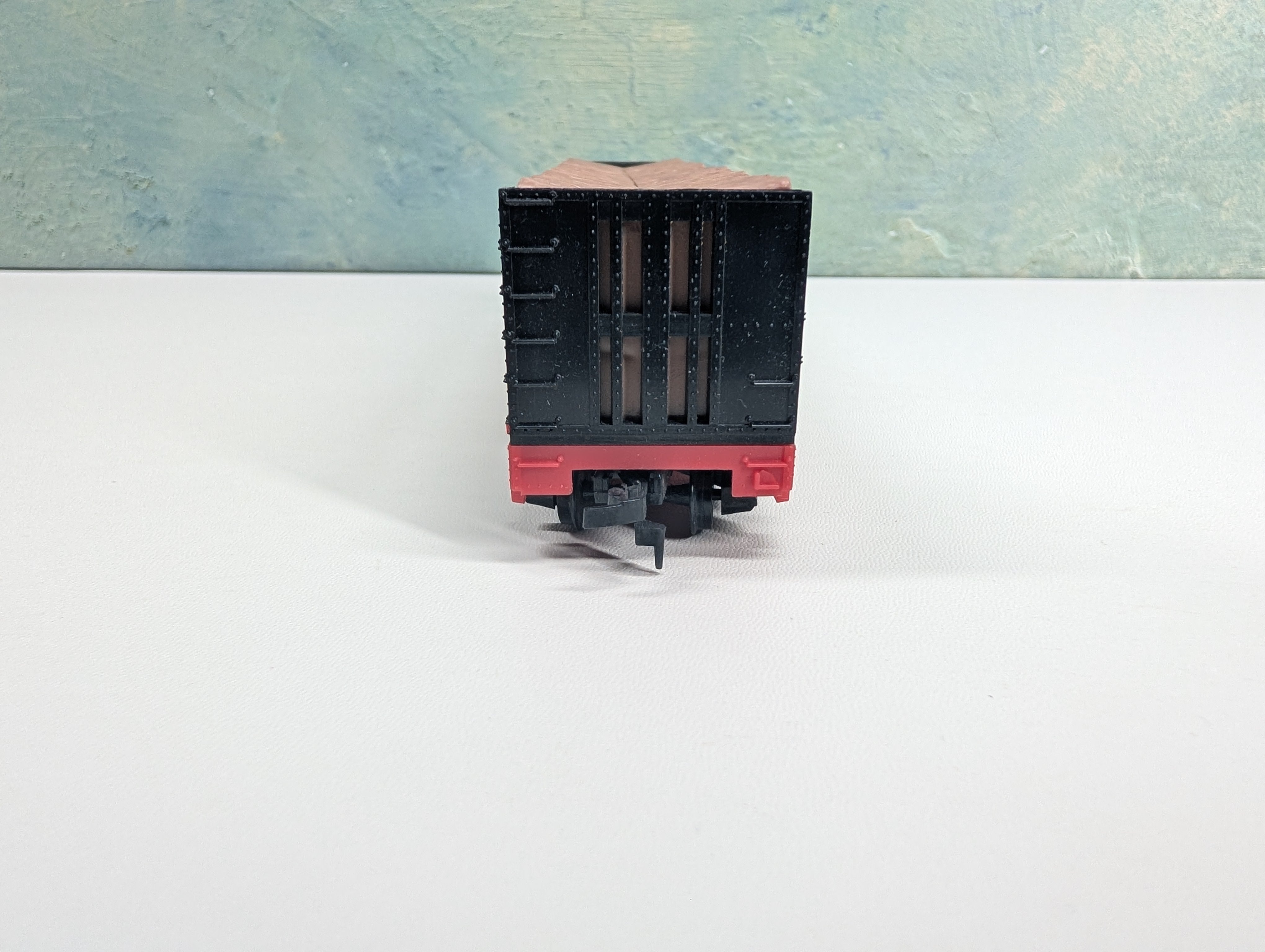 USED Mantua HO Scale 50' Bulkhead Flat Car w/ Pulpwood Southern #4365
