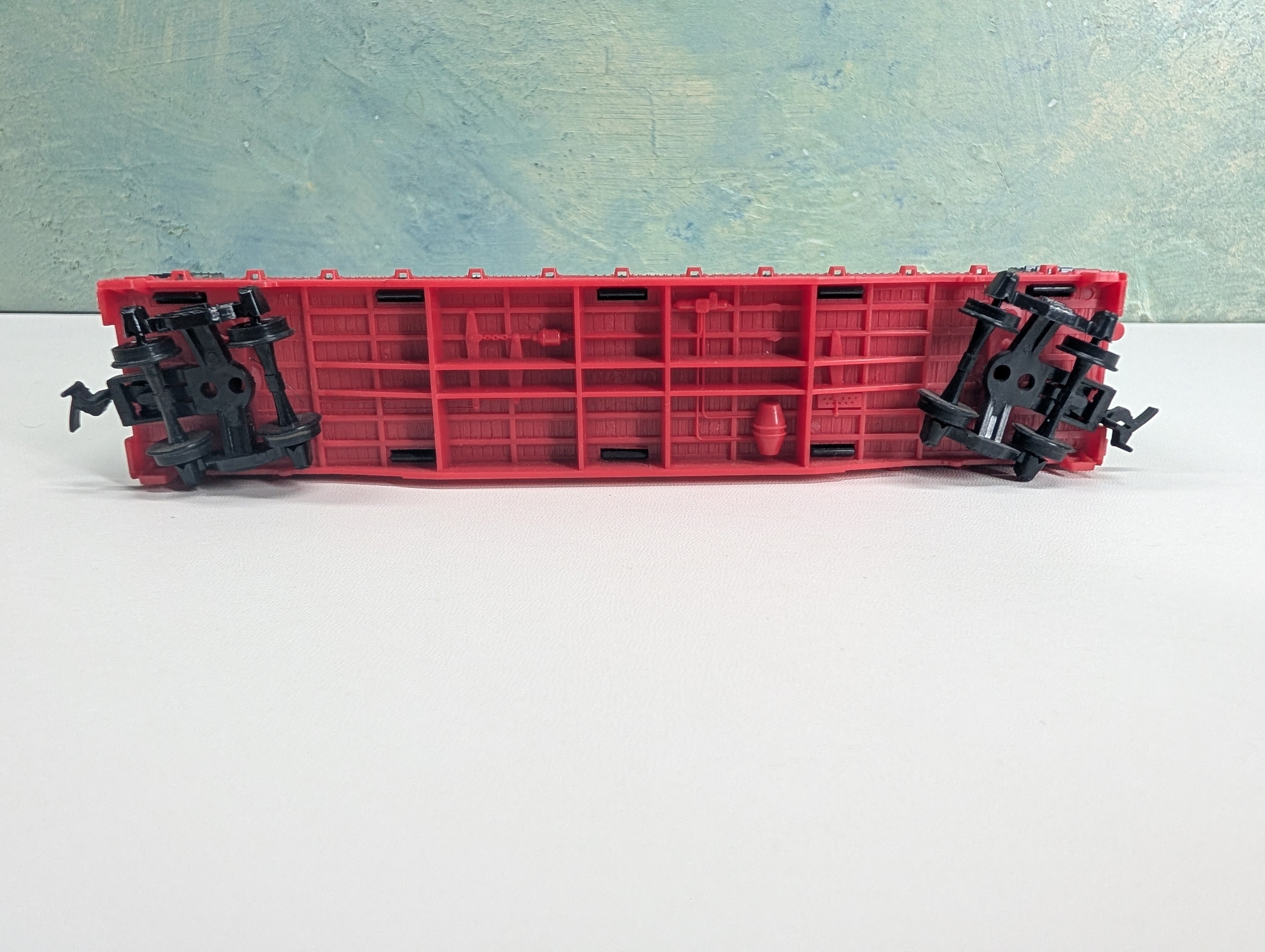 USED Mantua HO Scale 50' Bulkhead Flat Car w/ Pulpwood Southern #4365