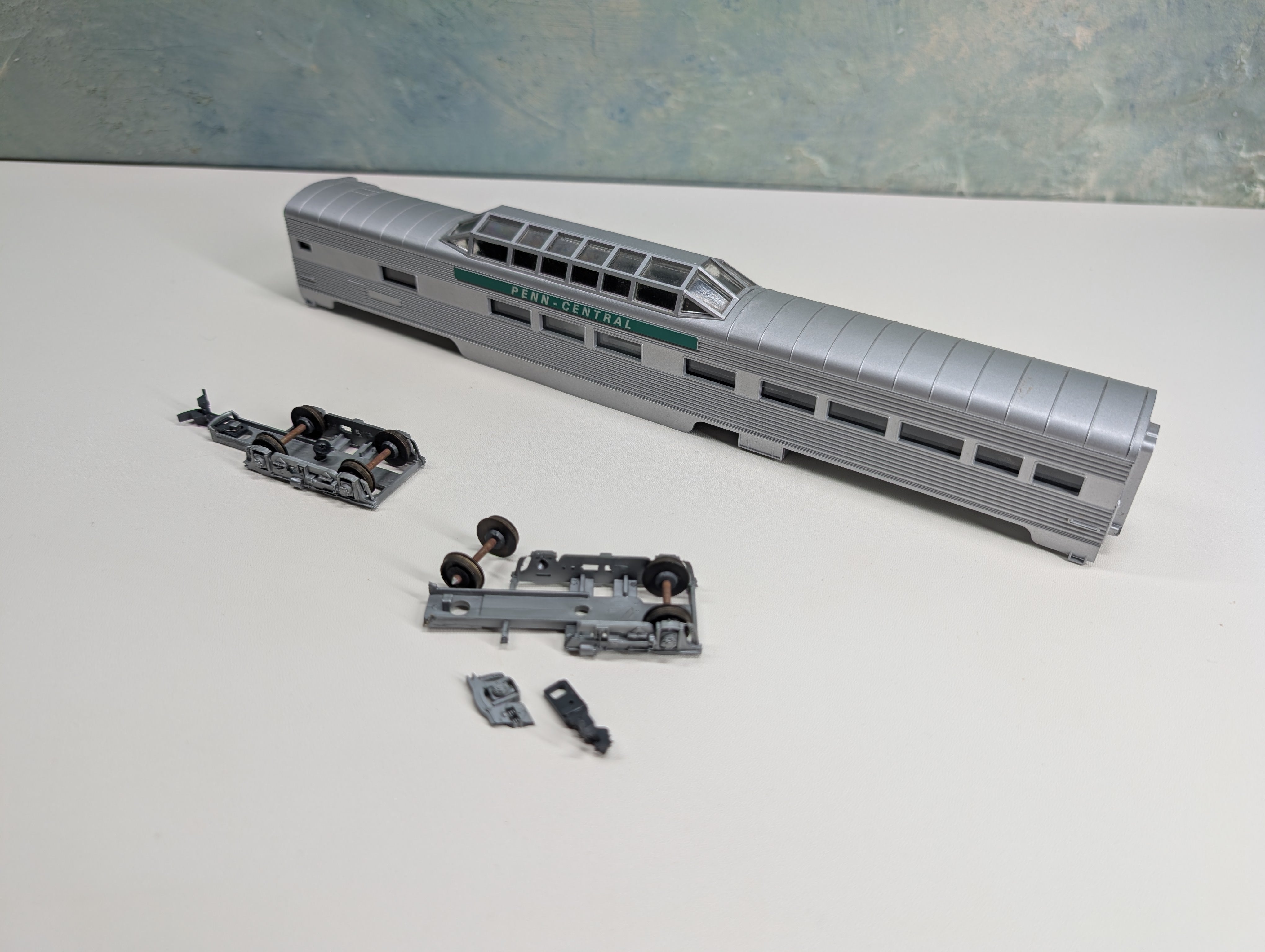 USED Con-Cor HO Scale 85' Dome Passenger Car Penn Central