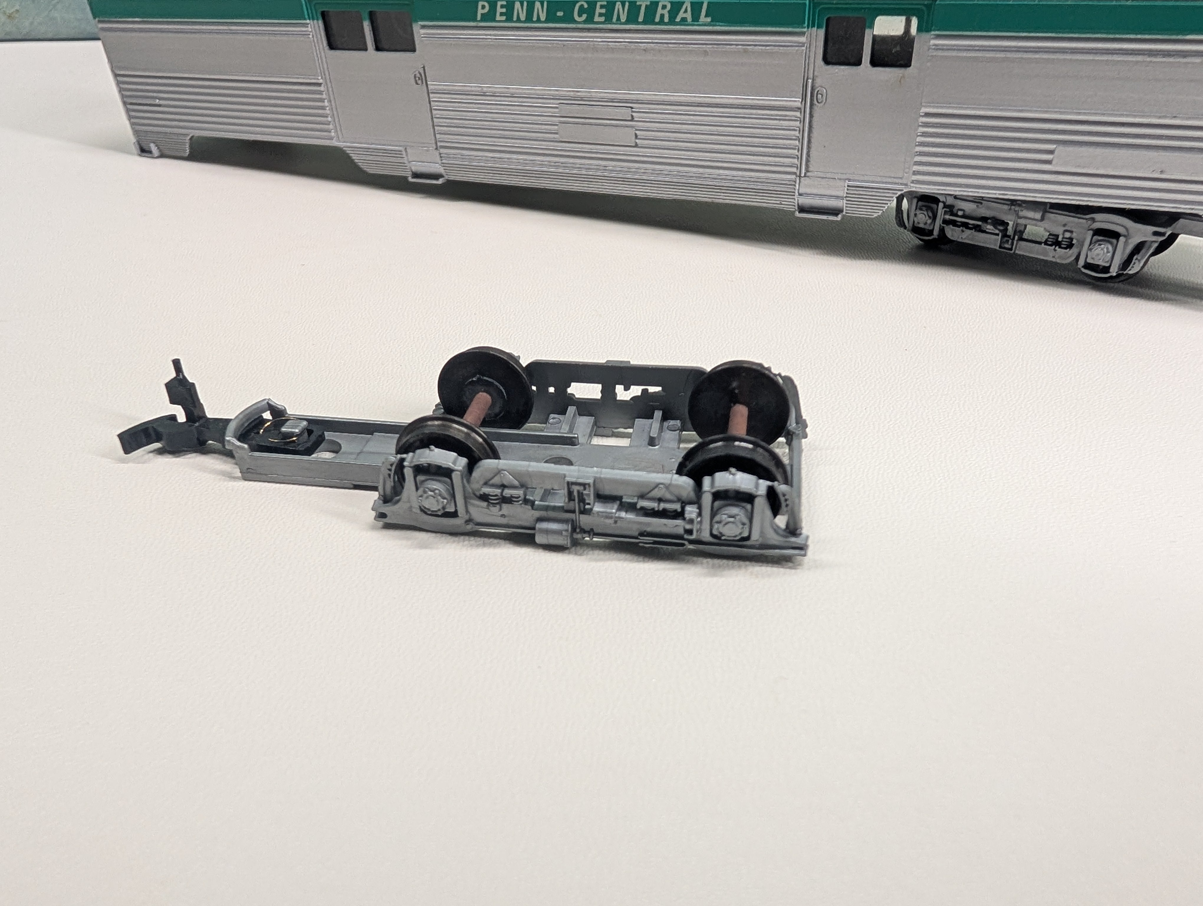 USED Con-Cor HO Scale 72' Baggage Passenger Car Penn Central