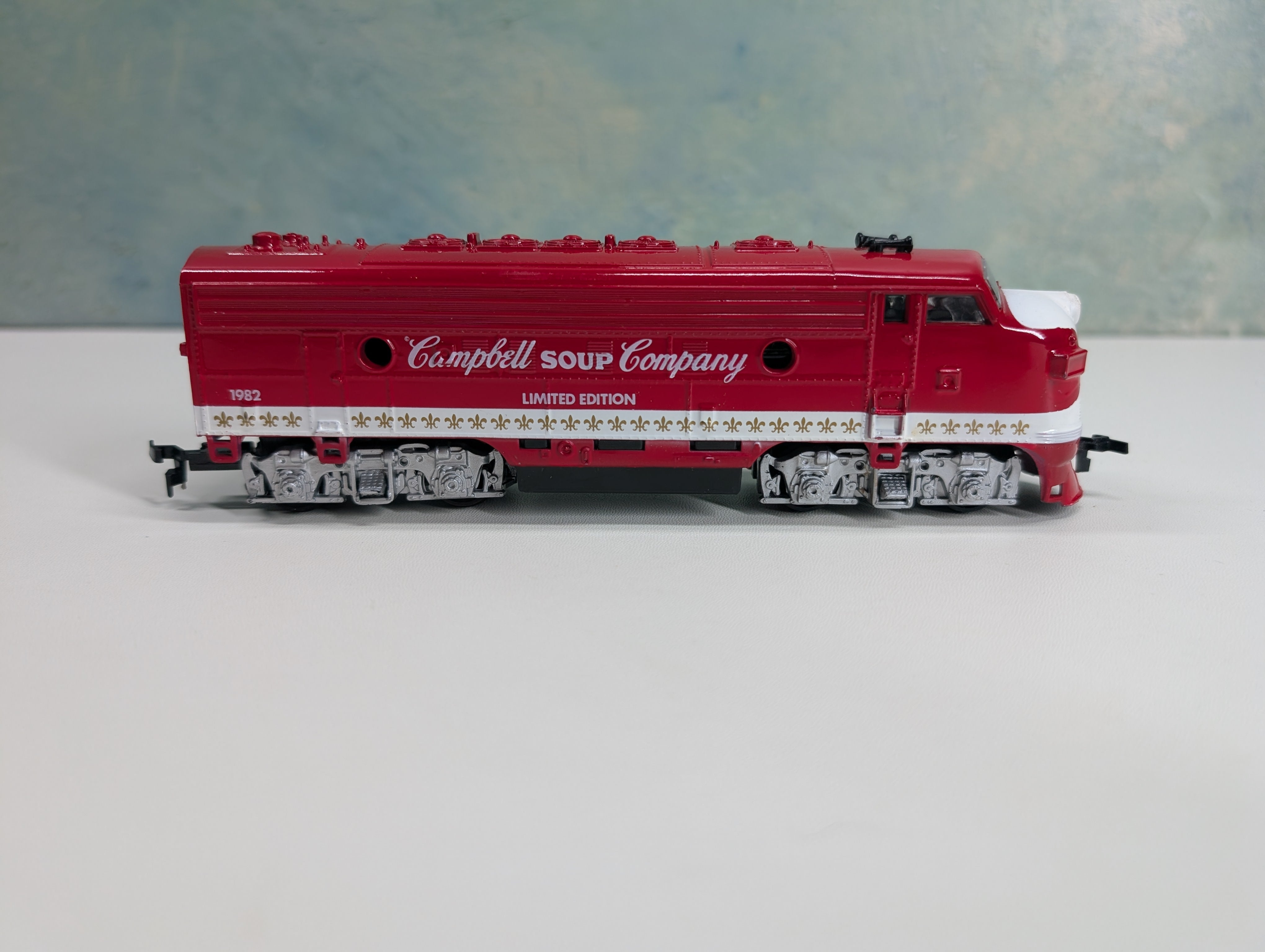USED Life-Like HO Scale 1982 Campbell's Soup Company Locomotive Tested! DC