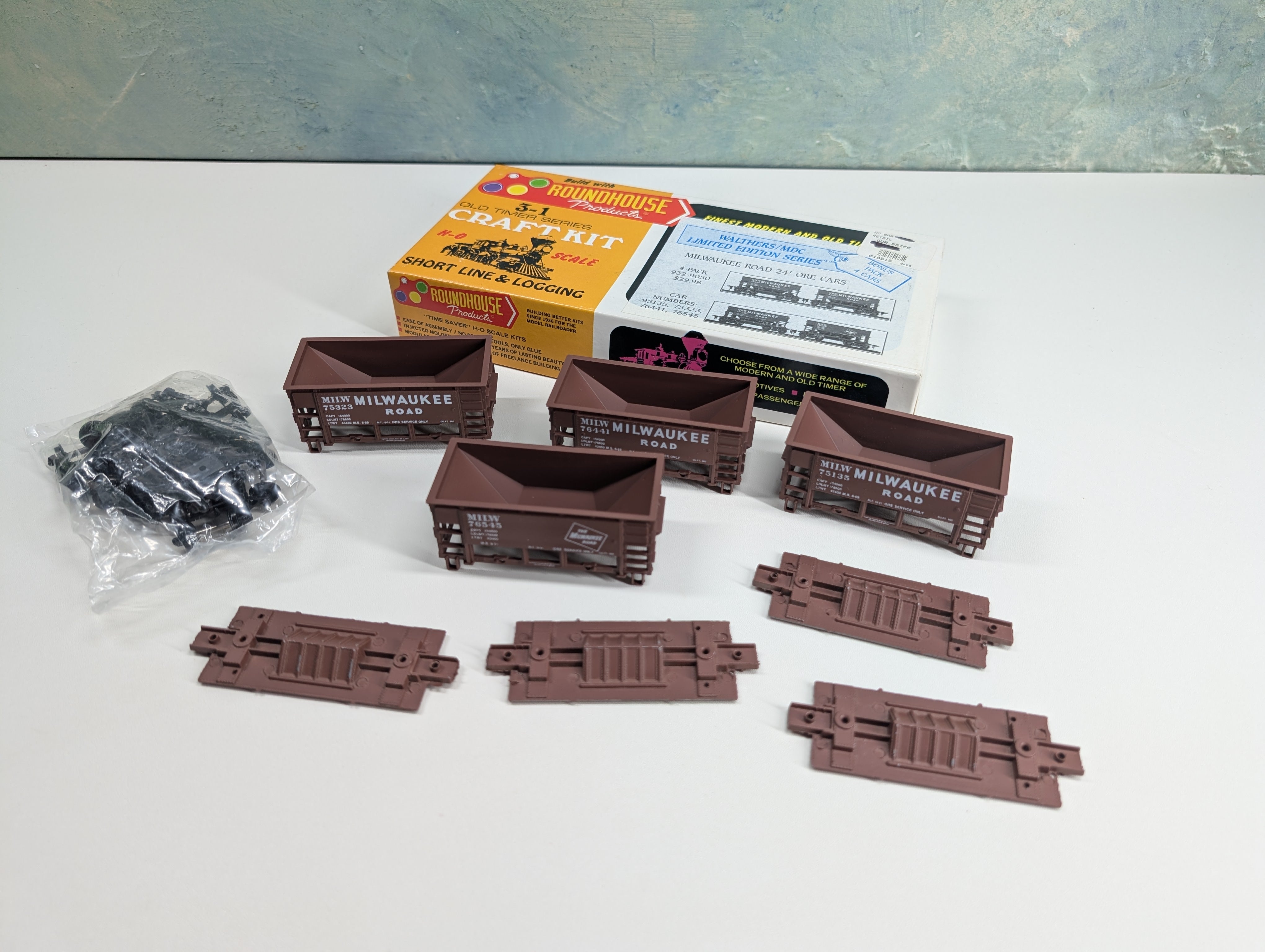 USED Roundhouse 932-9050 HO Scale 24' Ore Cars, Walthers/MDC LMTD Milwaukee Road MILW #76441, 76545, 75323, 75135 KIT (4 pcs)