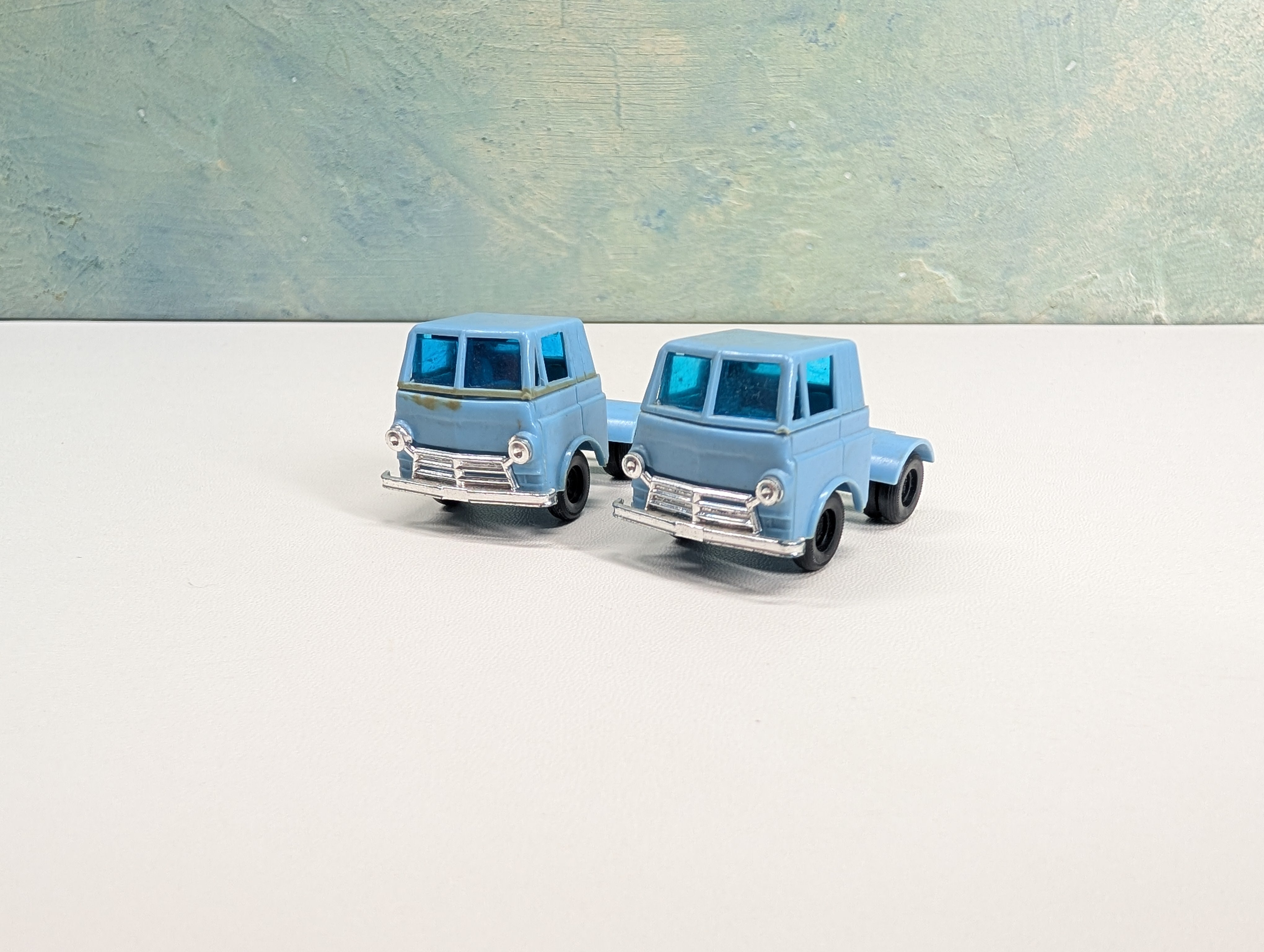 USED Tyco HO Scale 2 Blue Trucks