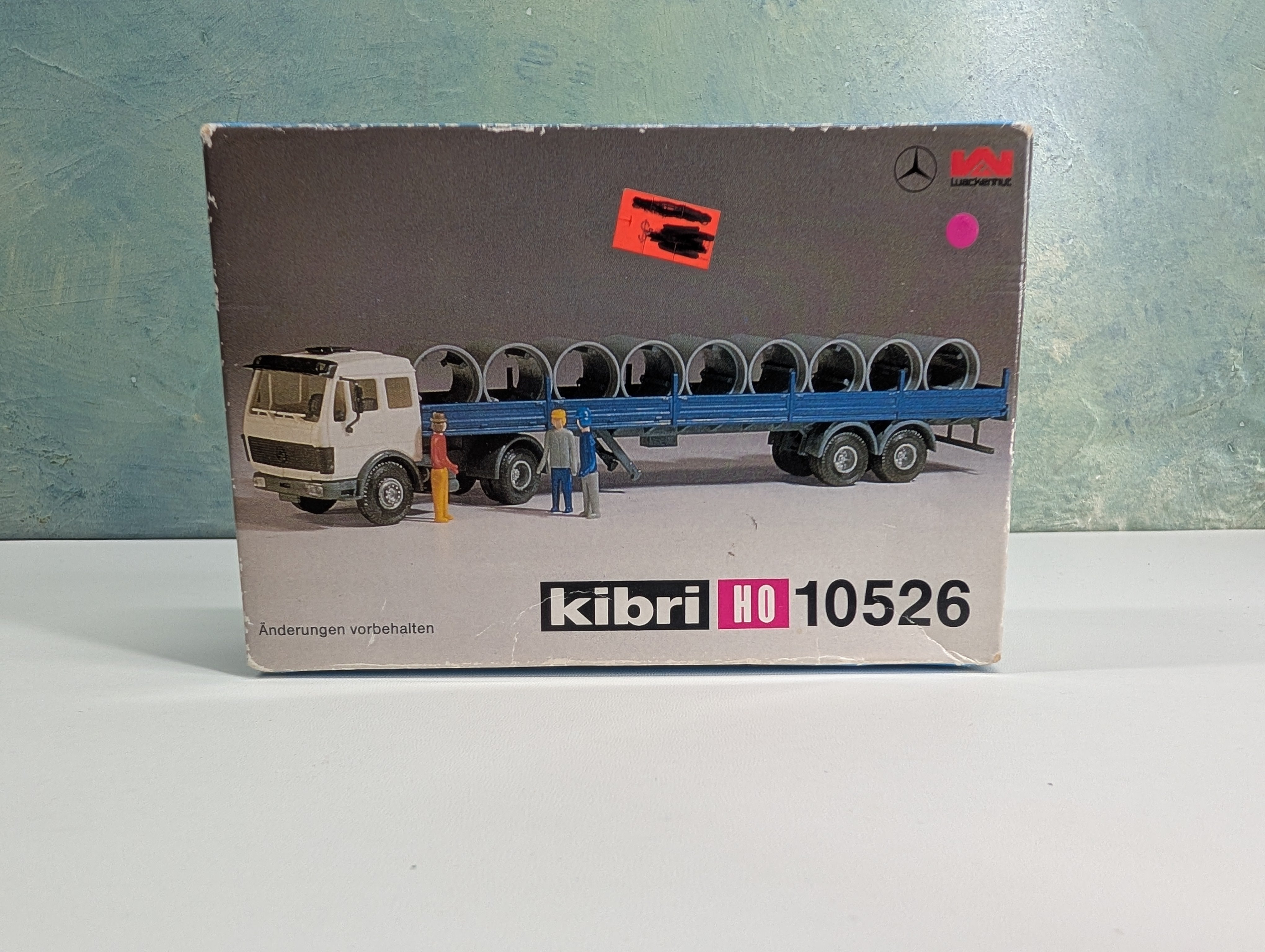 USED Kibri 10526 HO Scale Mercedes-Benz Flatbed Trailer Pipe Transporter KIT