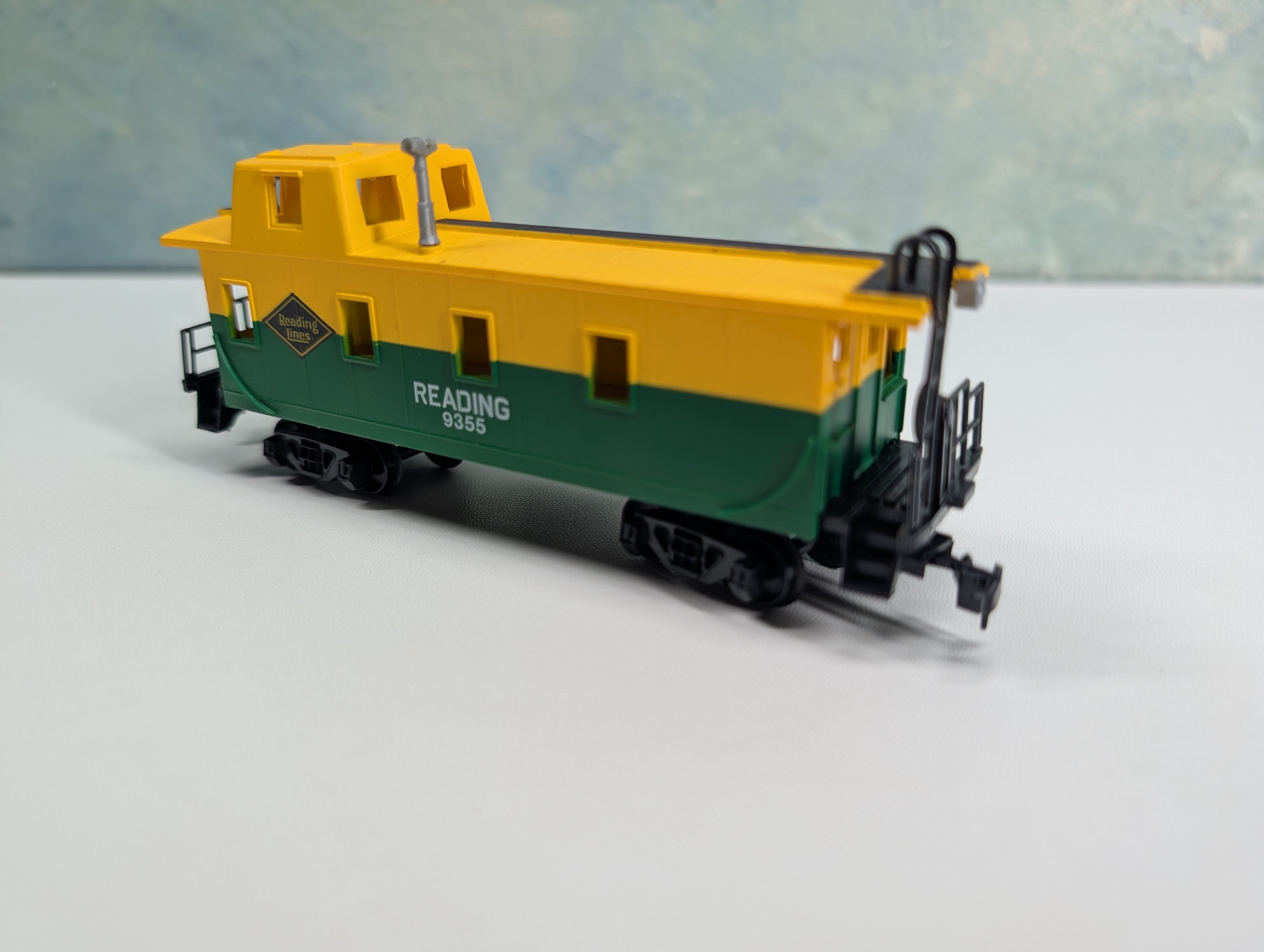 USED Bachmann HO Scale Caboose Reading #9355