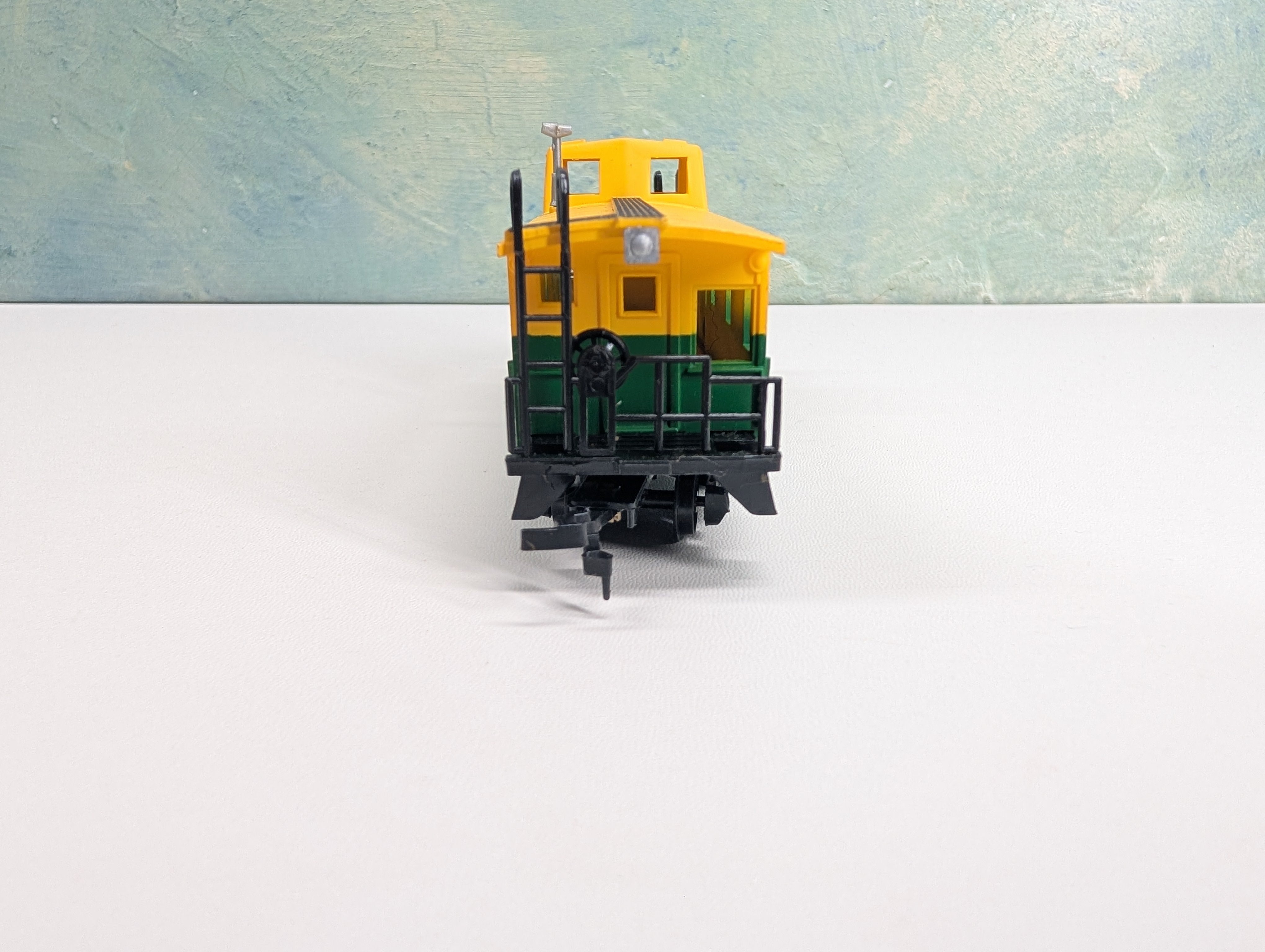 USED Bachmann HO Scale Caboose Reading #9355