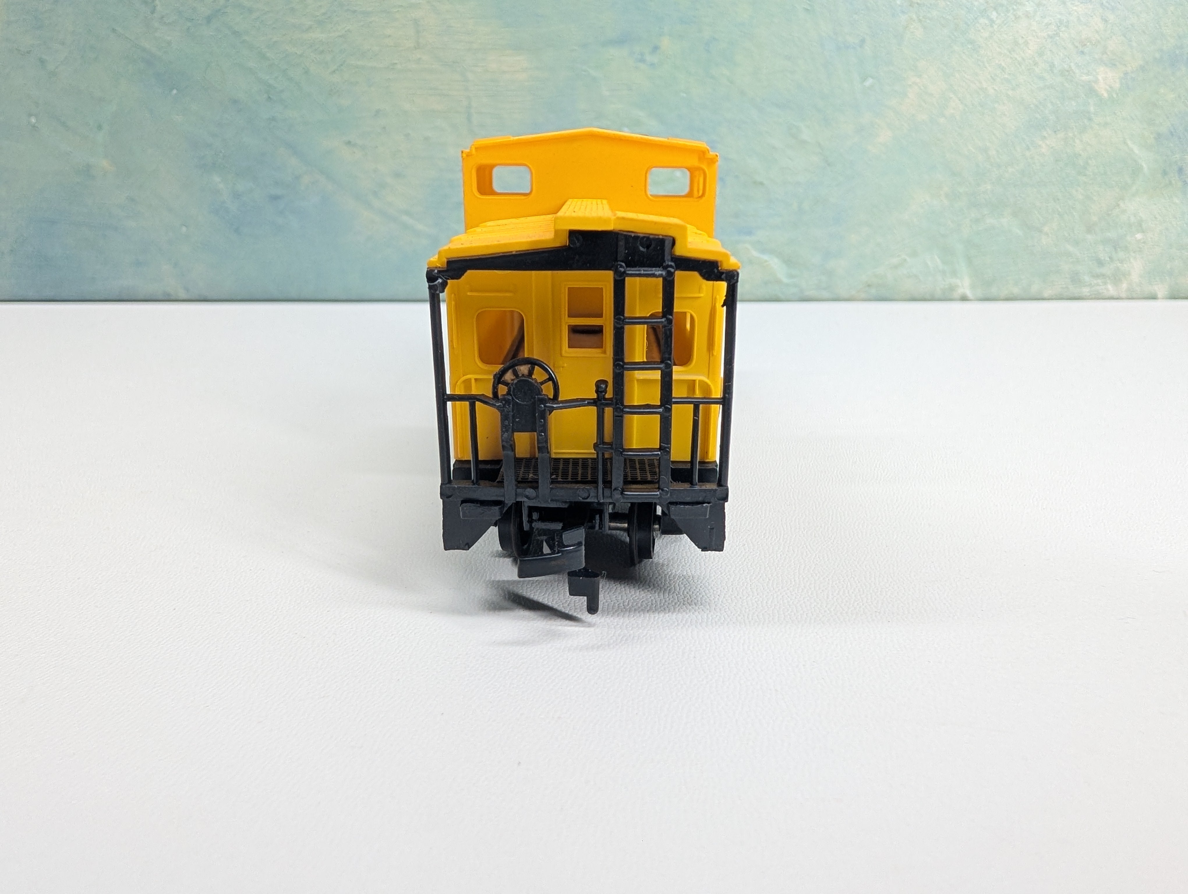 USED Cox HO Scale Big Pine Lumber Co Caboose #011