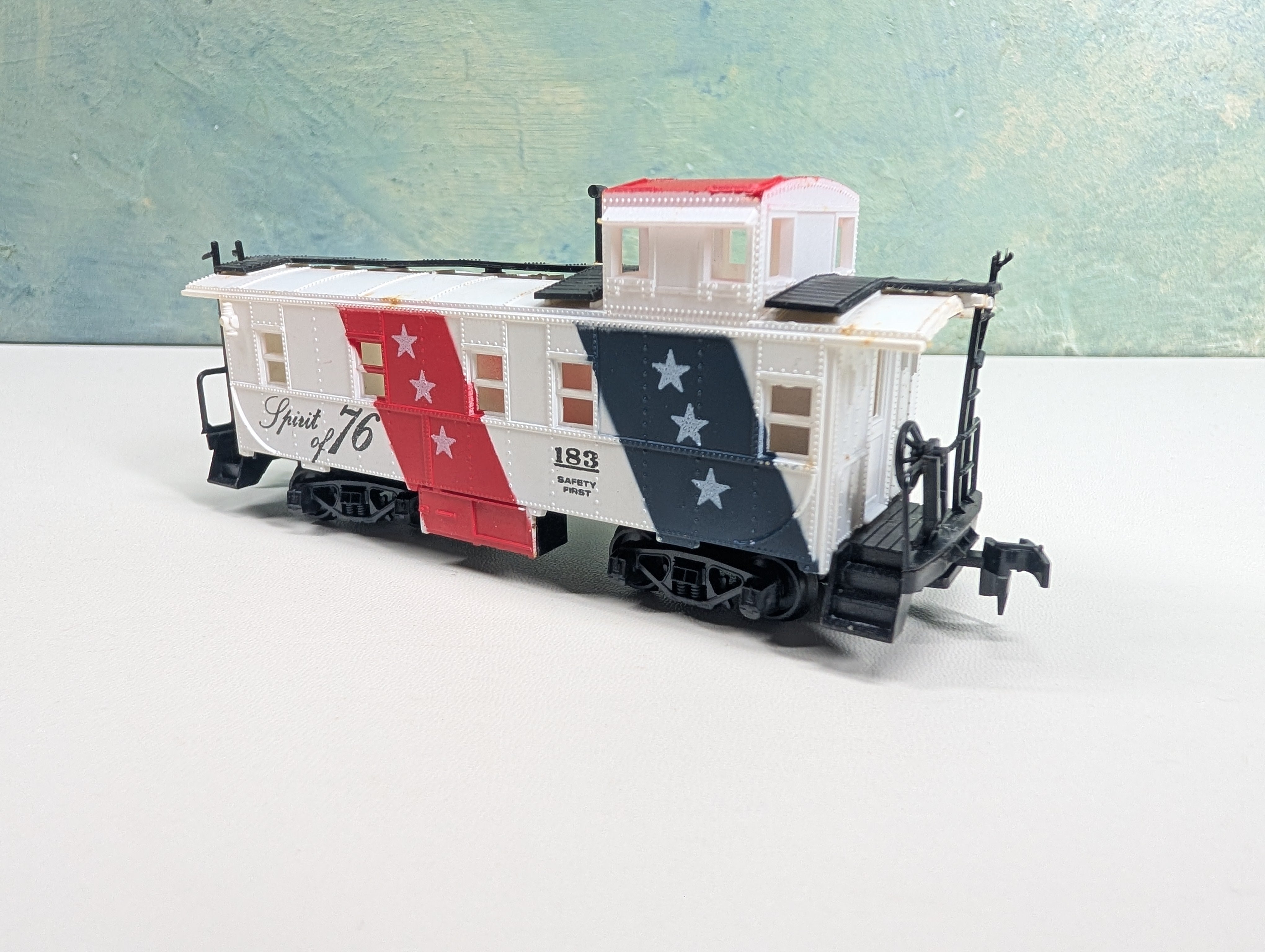 USED AHM HO Scale Spirit of '76 Caboose #183