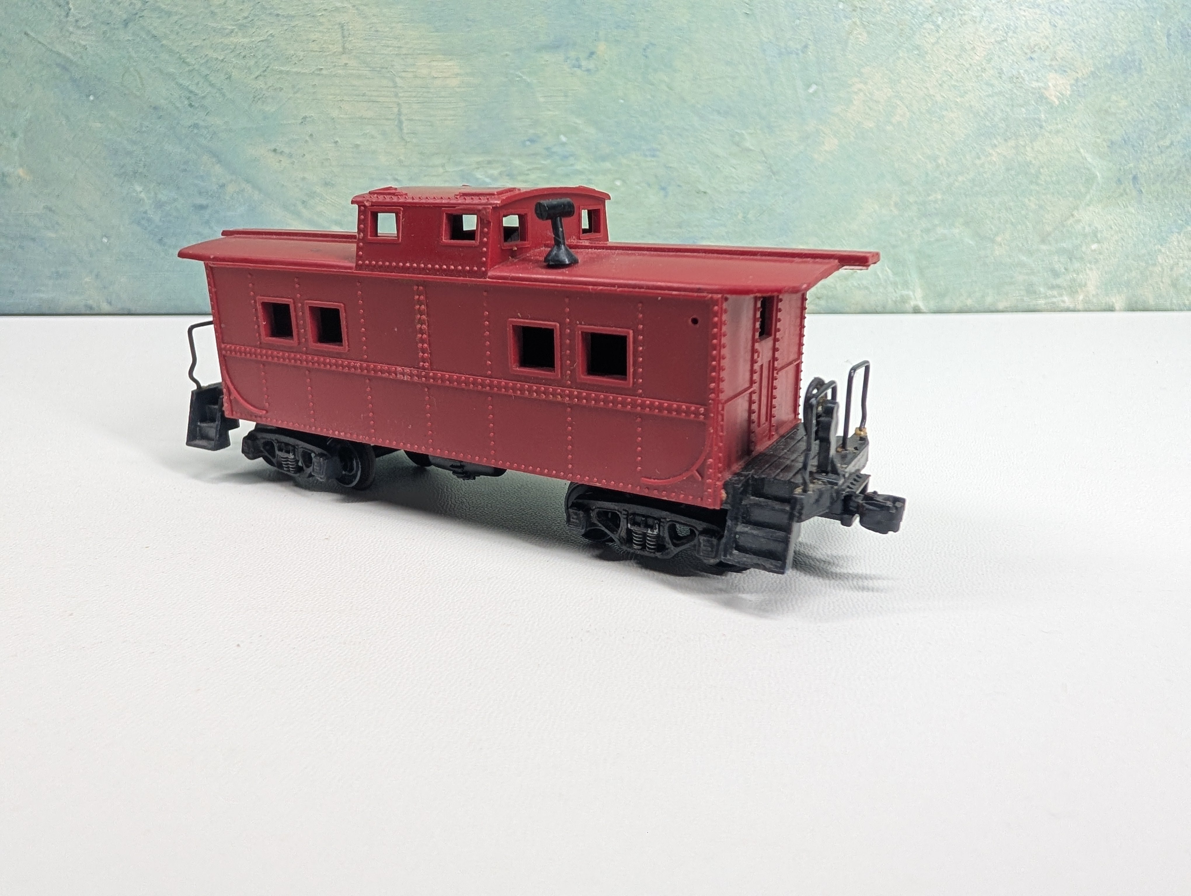 USED Varney HO Scale Undecorated Red Caboose