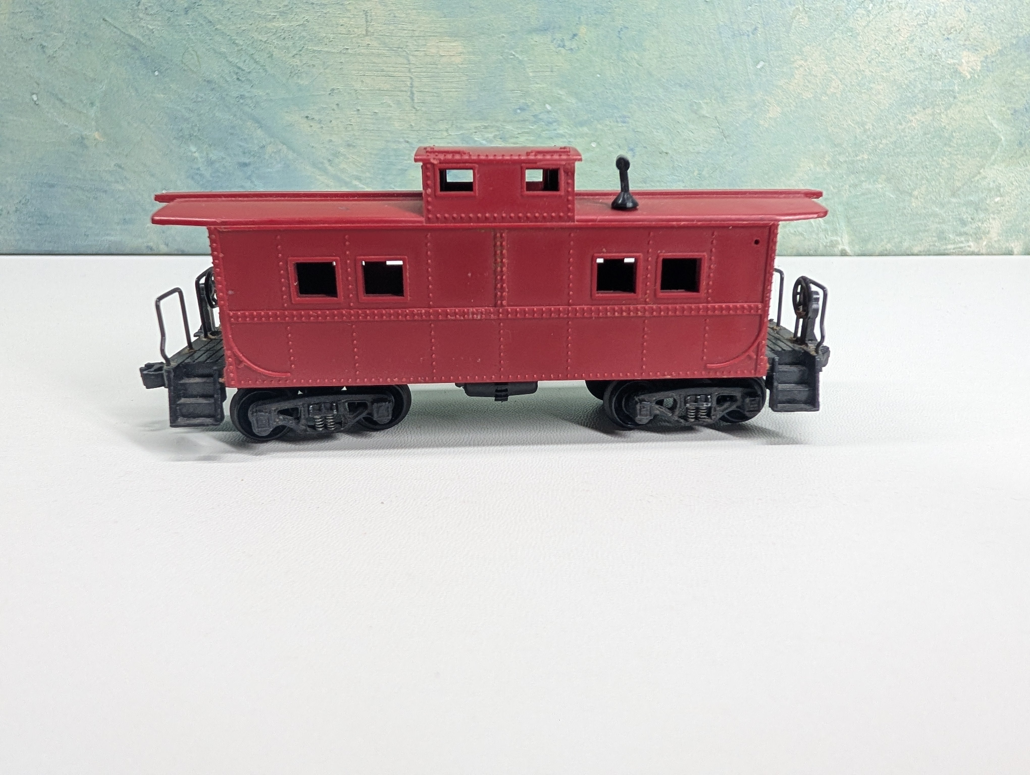USED Varney HO Scale Undecorated Red Caboose