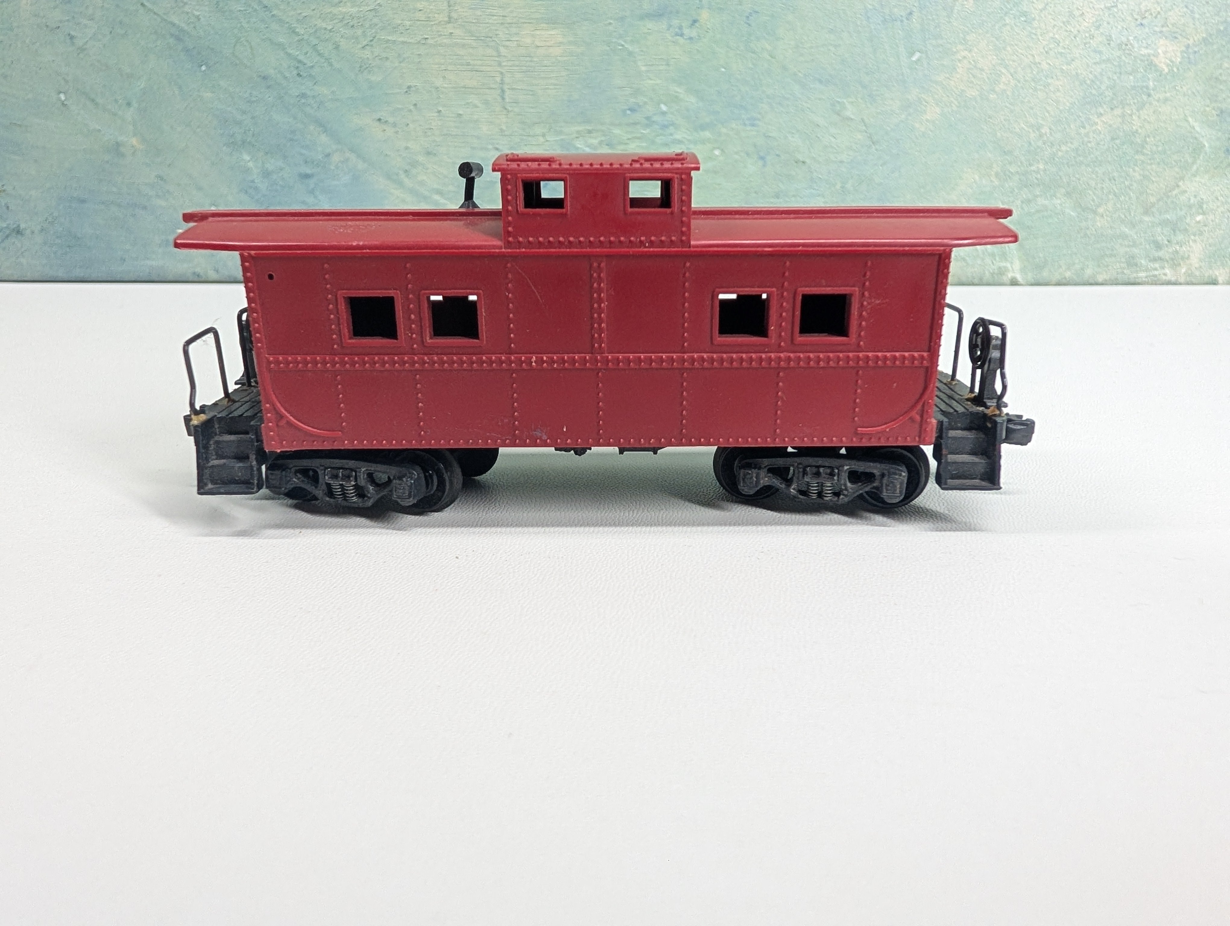 USED Varney HO Scale Undecorated Red Caboose