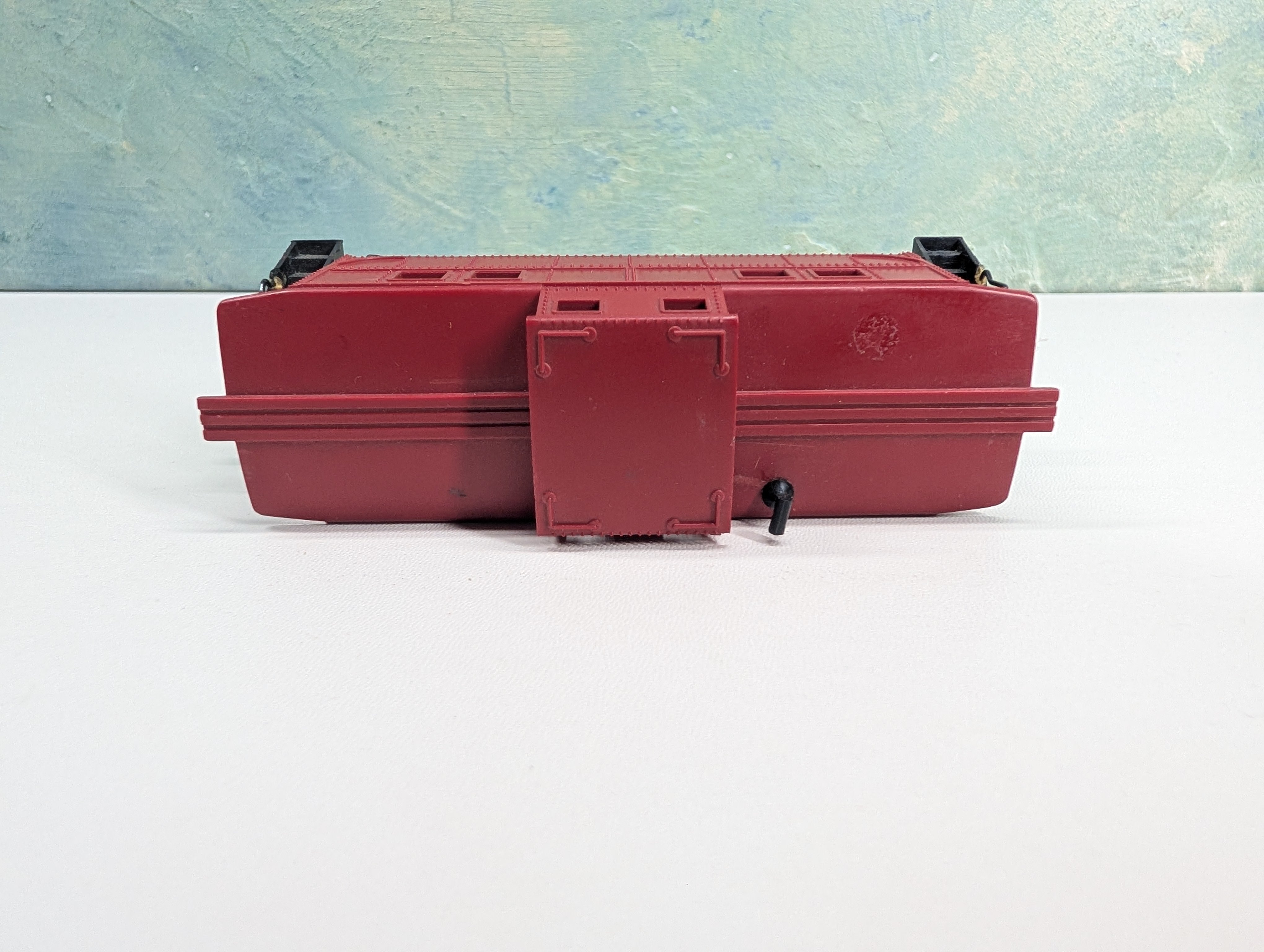 USED Varney HO Scale Undecorated Red Caboose