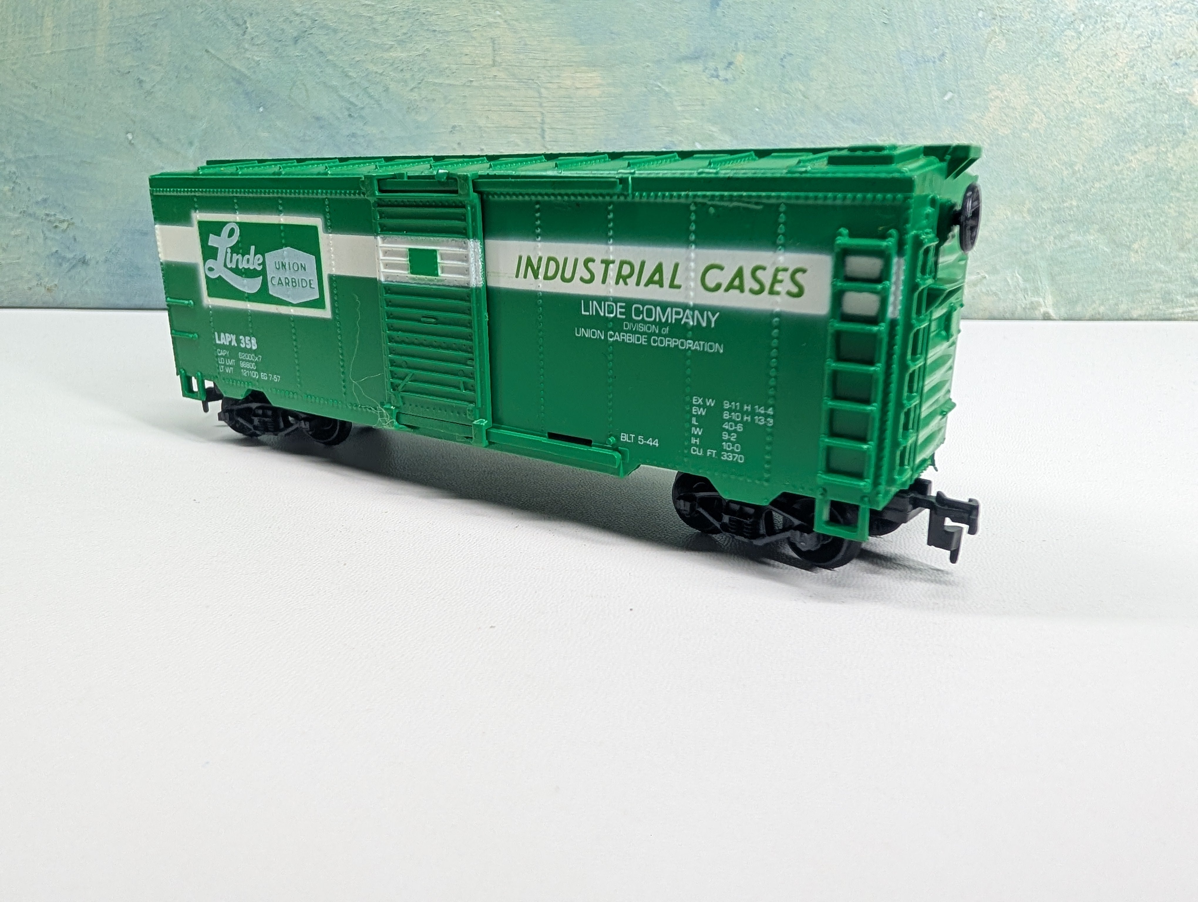USED Life-Like HO Scale 40' Box Car Linde Union Carbide LAPX #358