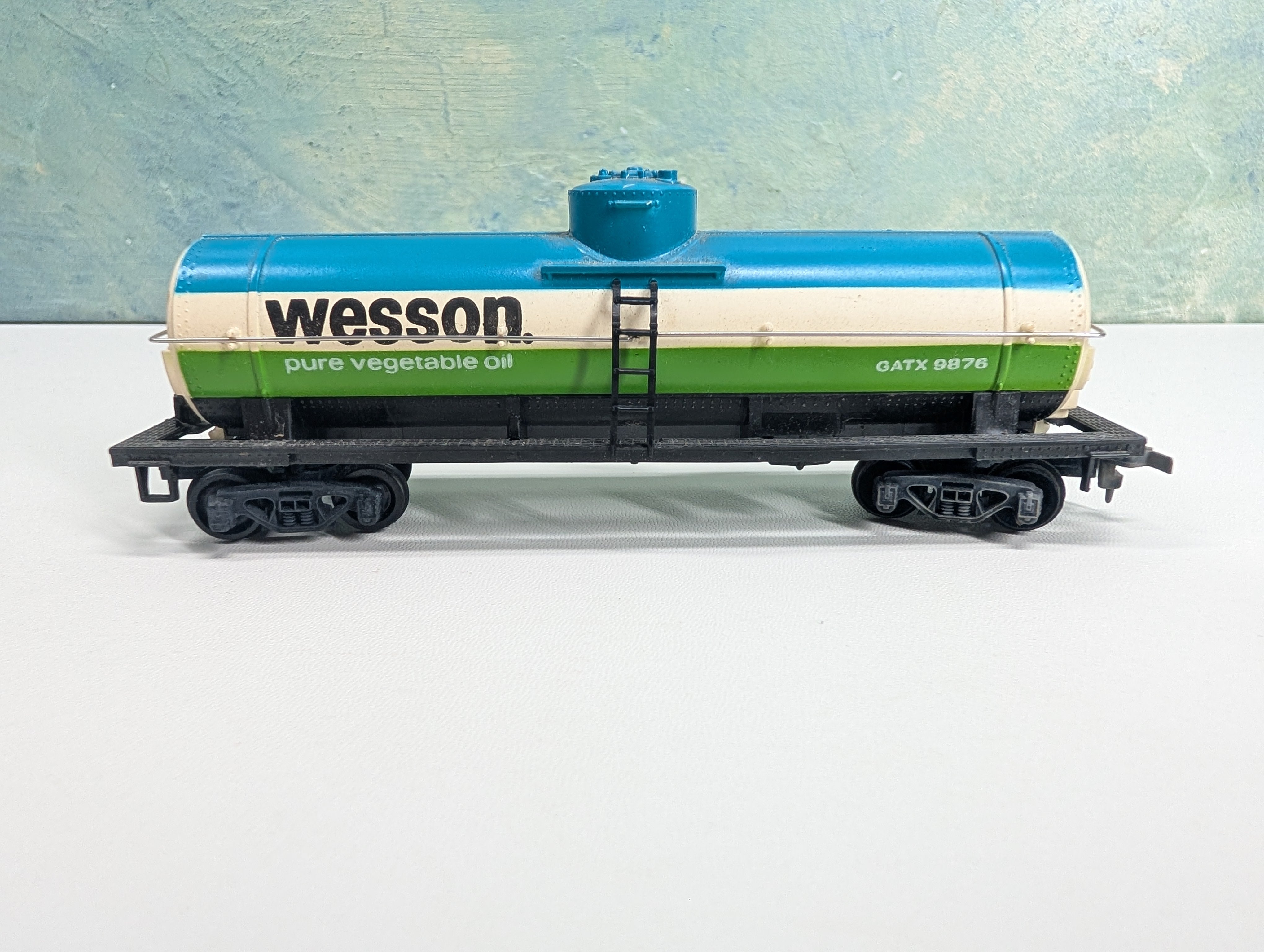USED Tyco HO Scale Single Dome Tank Car Wesson Vegetable Oil GATX #9876
