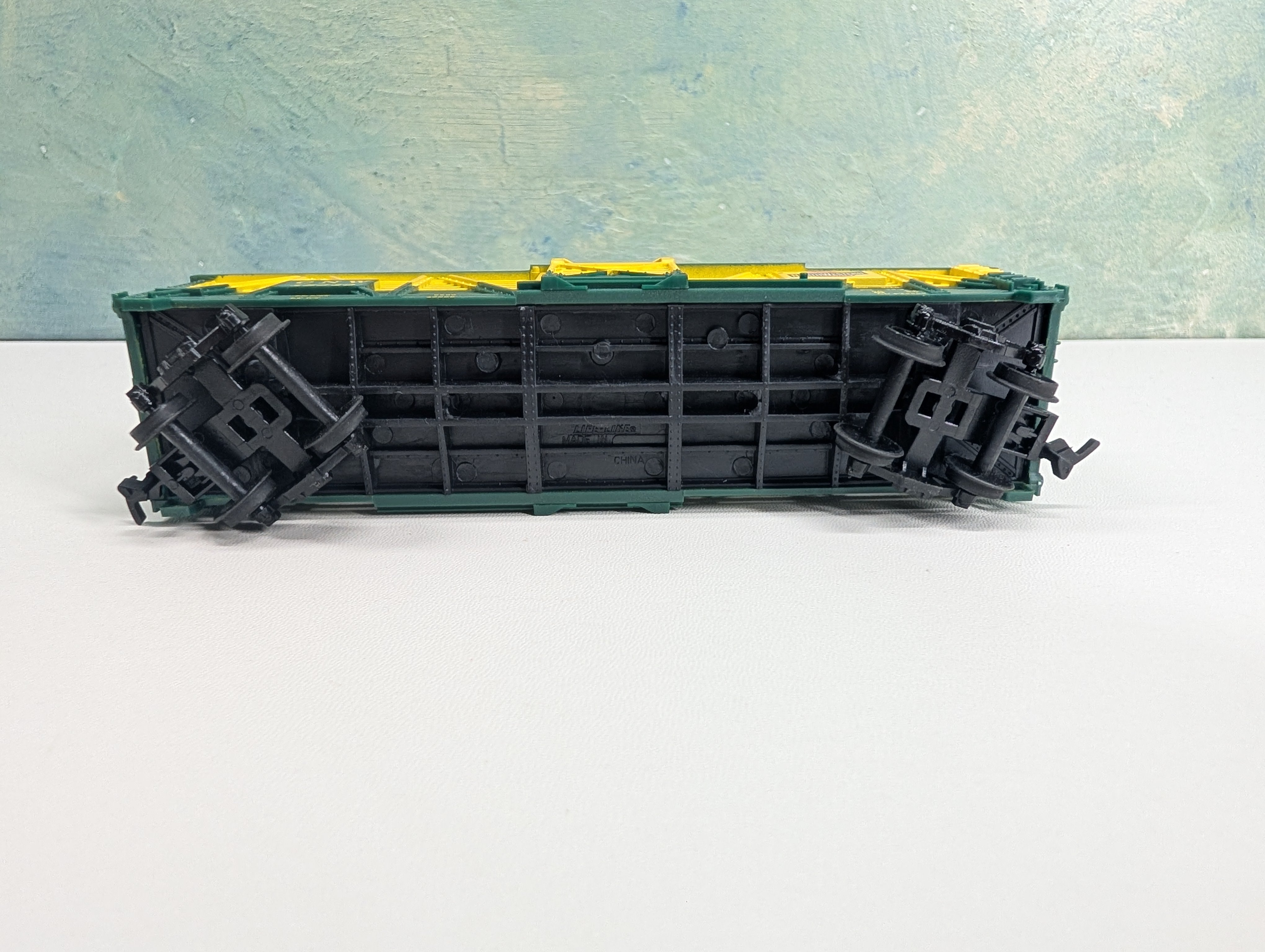 USED Life-Like HO Scale 40' Cattle Livestock Car Chicago & North Western CNW #15040