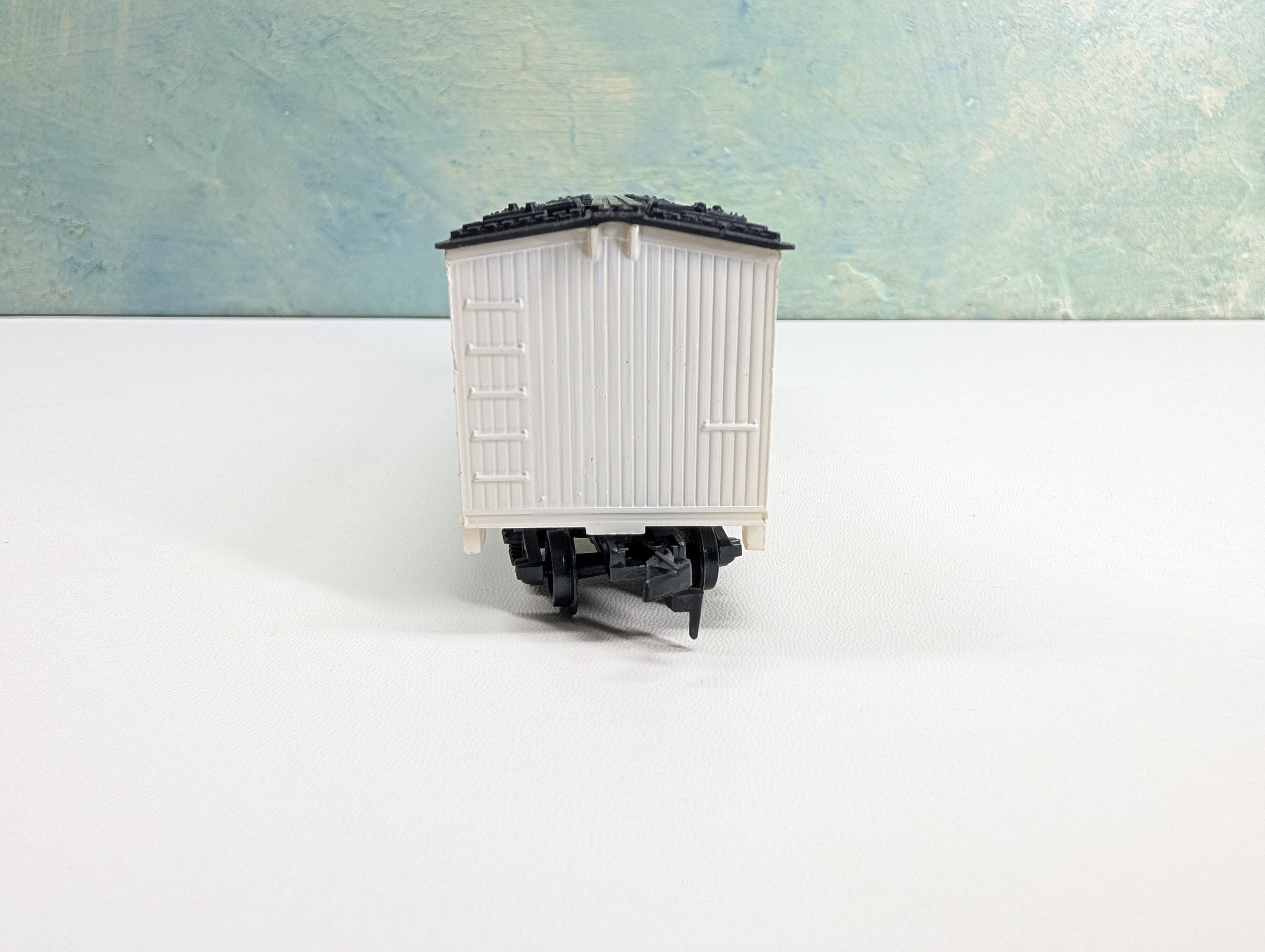 USED HO Scale 38' Beer Car Olympia Beer