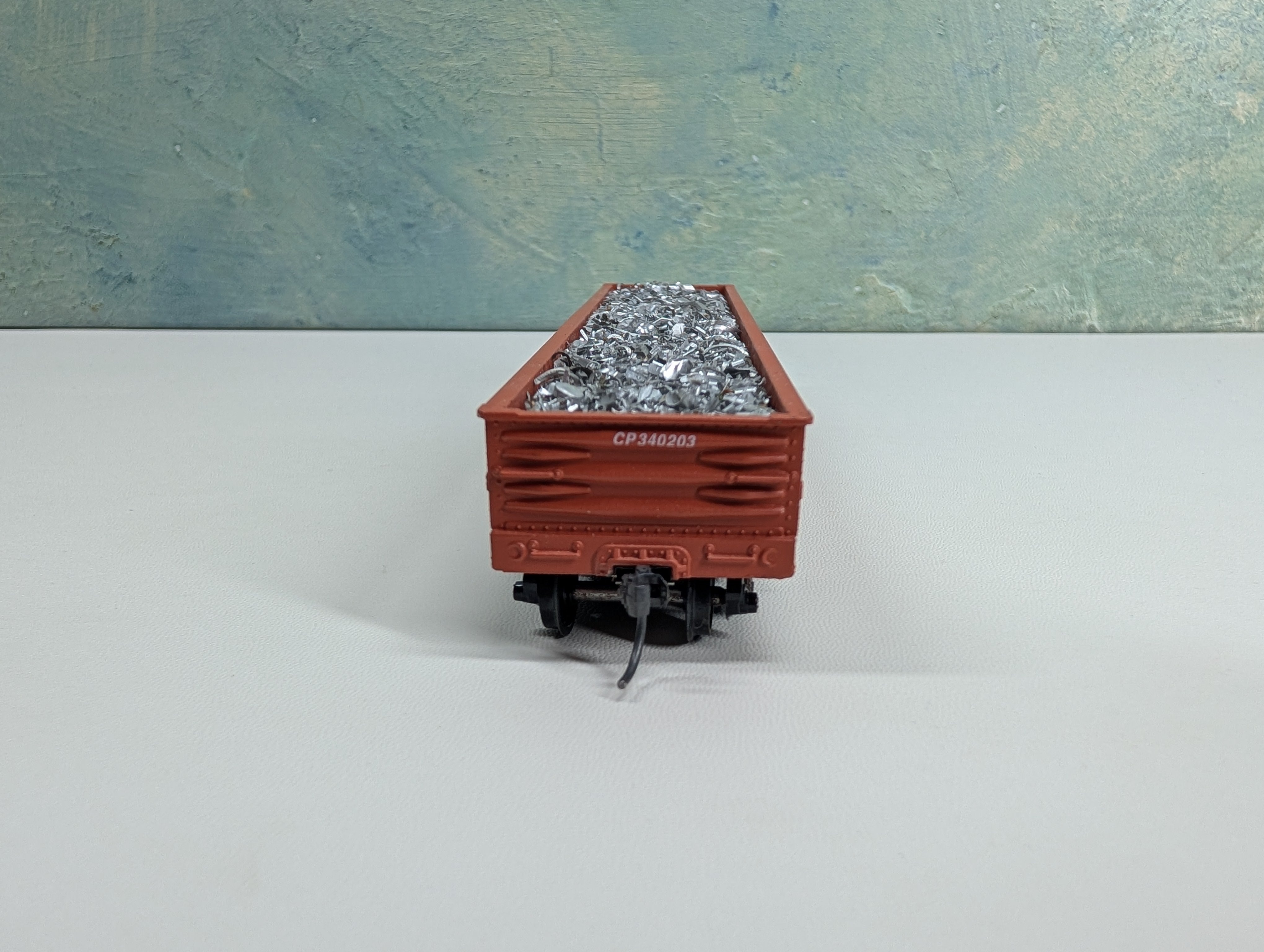 USED Athearn HO Scale 50' Gondola w/ Scrap Load Canadian Pacific CP #340203