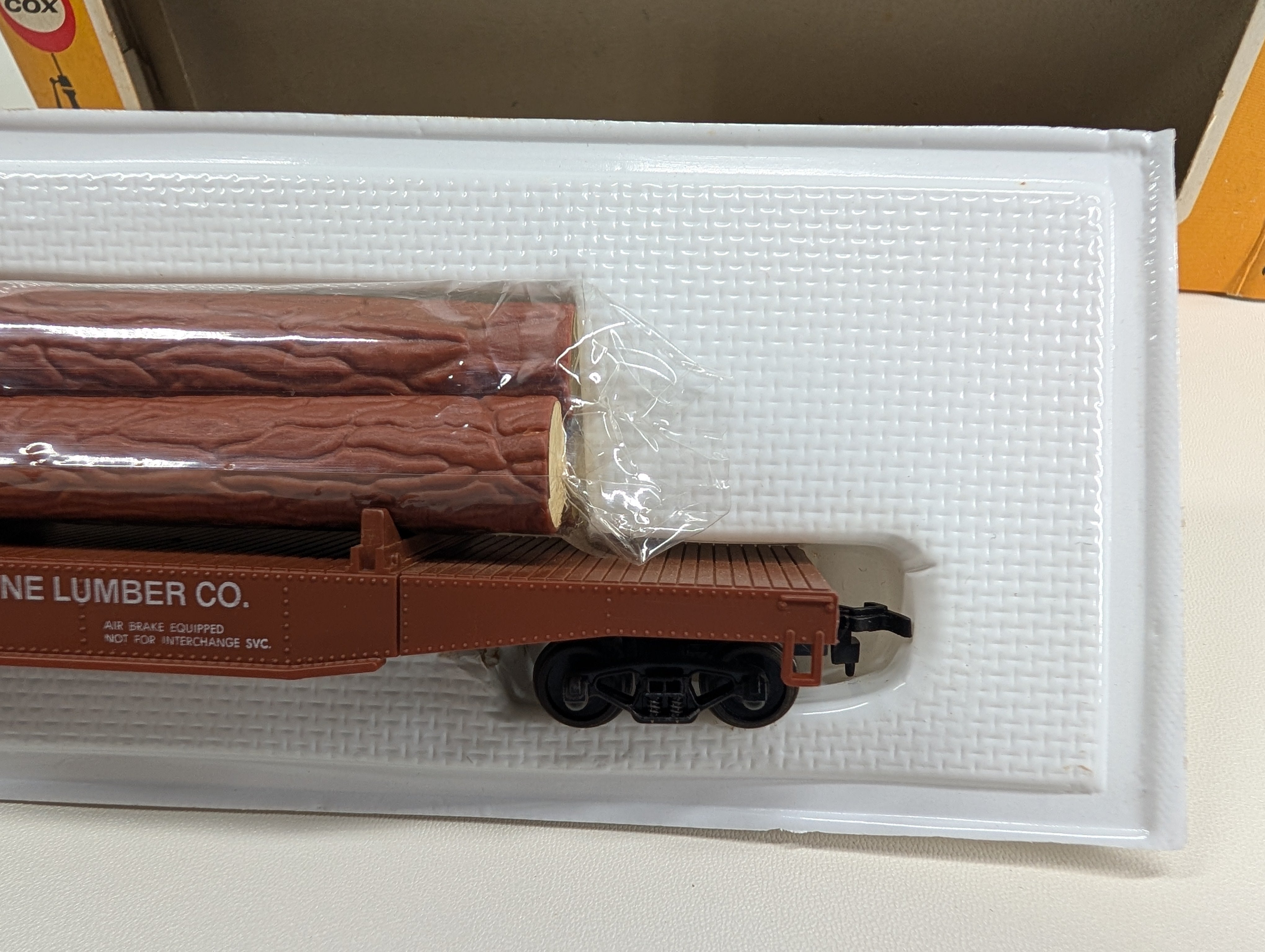 USED Cox 6152 HO Scale Log Dump Car w/ 3 Logs Big Pine Lumber CO #215
