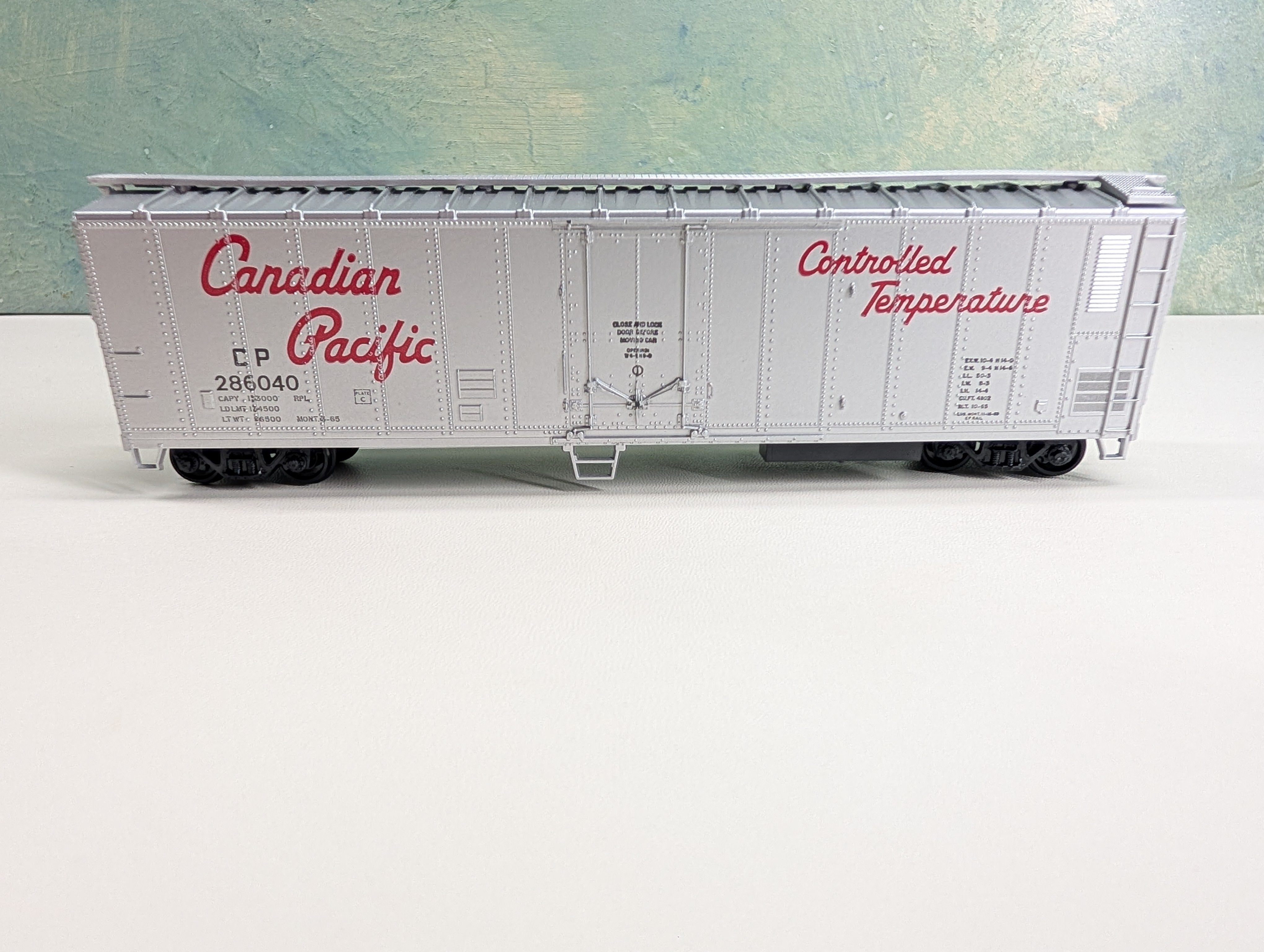 USED Athearn HO Scale 50' Reefer Canadian Pacific CP #286040 Controlled Temperature