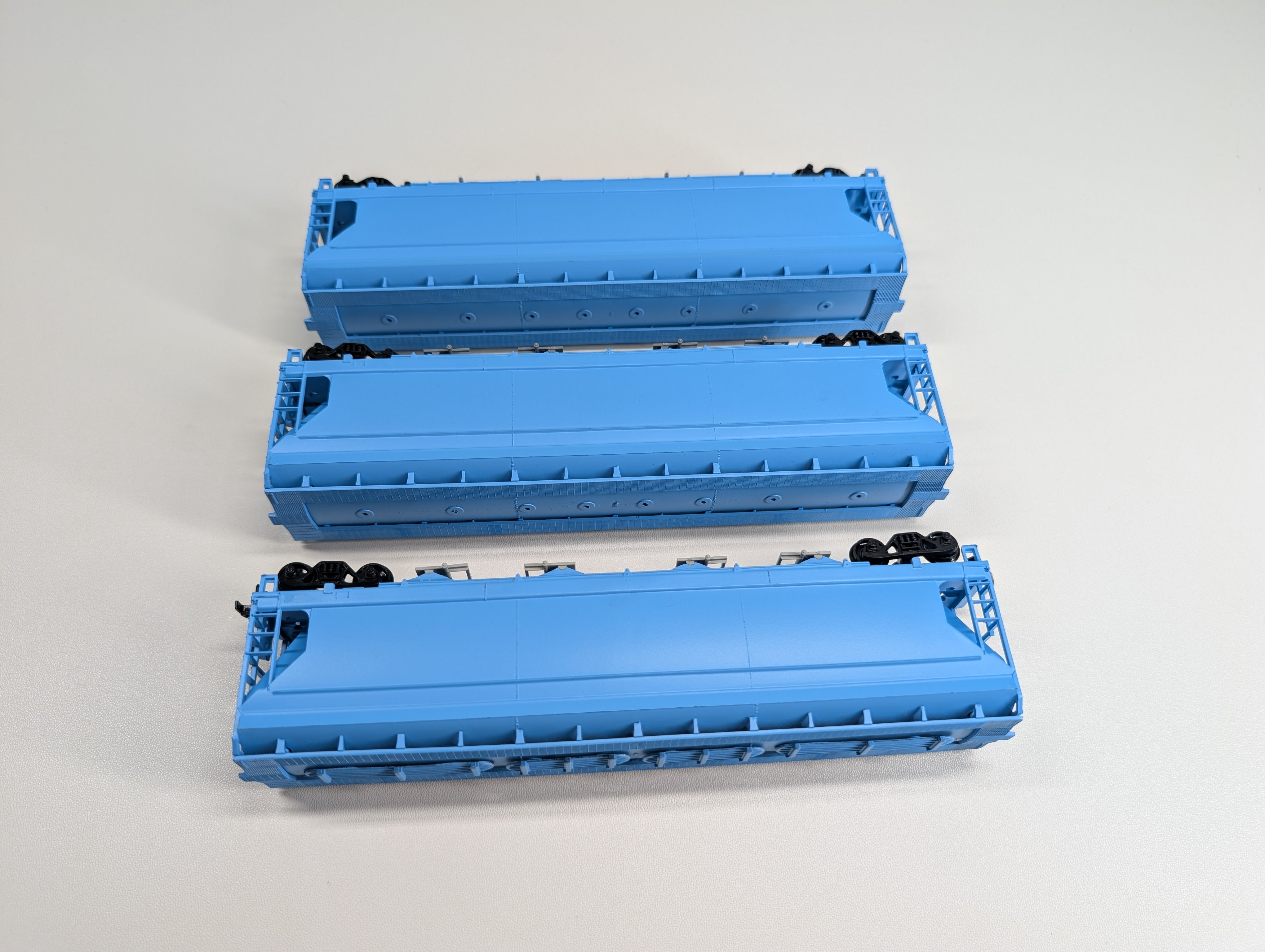 USED Athearn HO Scale Lot of ACF Covered Hoppers Blue Undecorated (3 pcs)