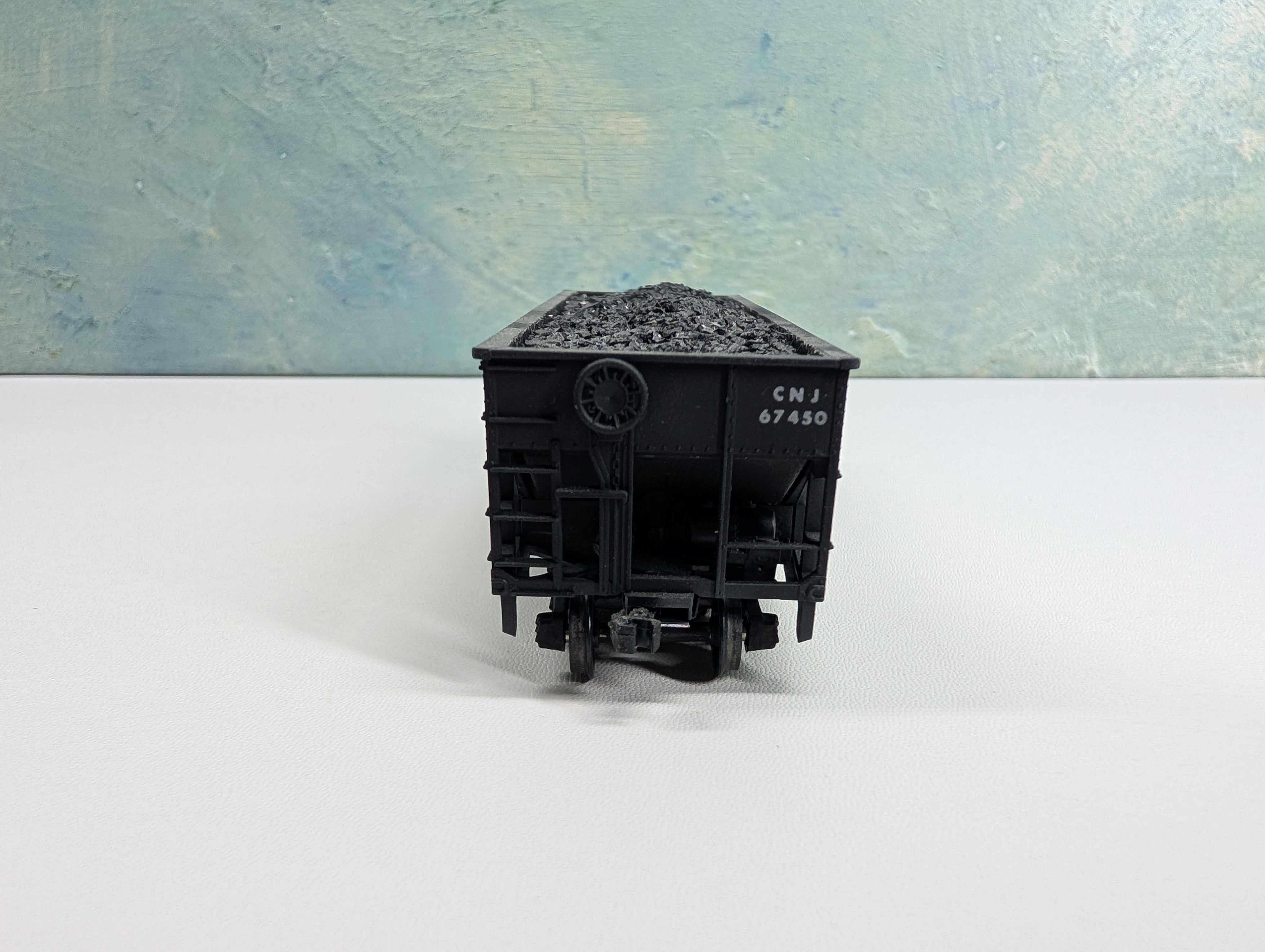 USED Athearn HO Scale 2 Bay Hoper w/ Coal Load CNJ #67450