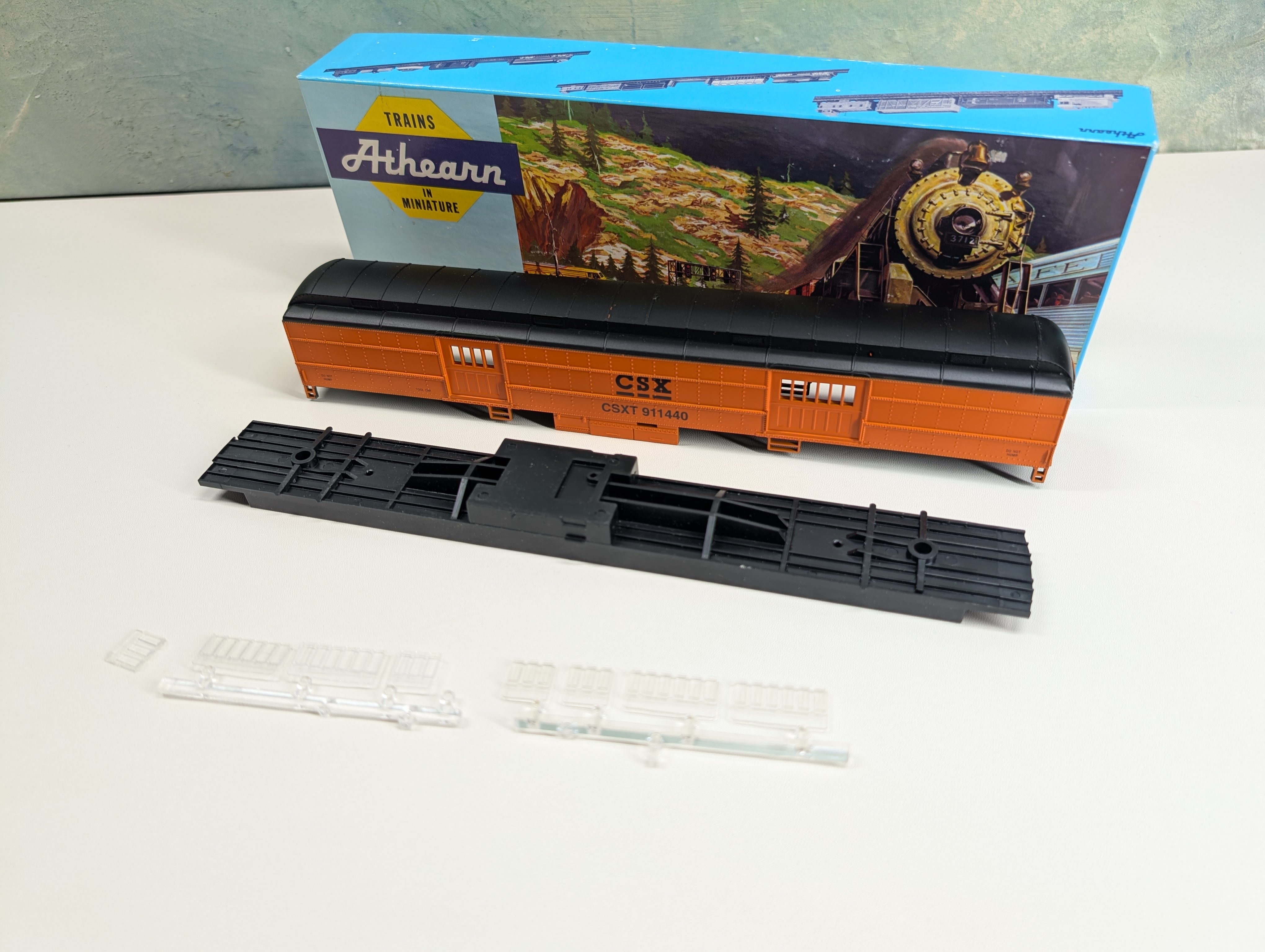 USED Athearn 1144 HO Scale Work Train Baggage Car CSX #911440 Orange KIT