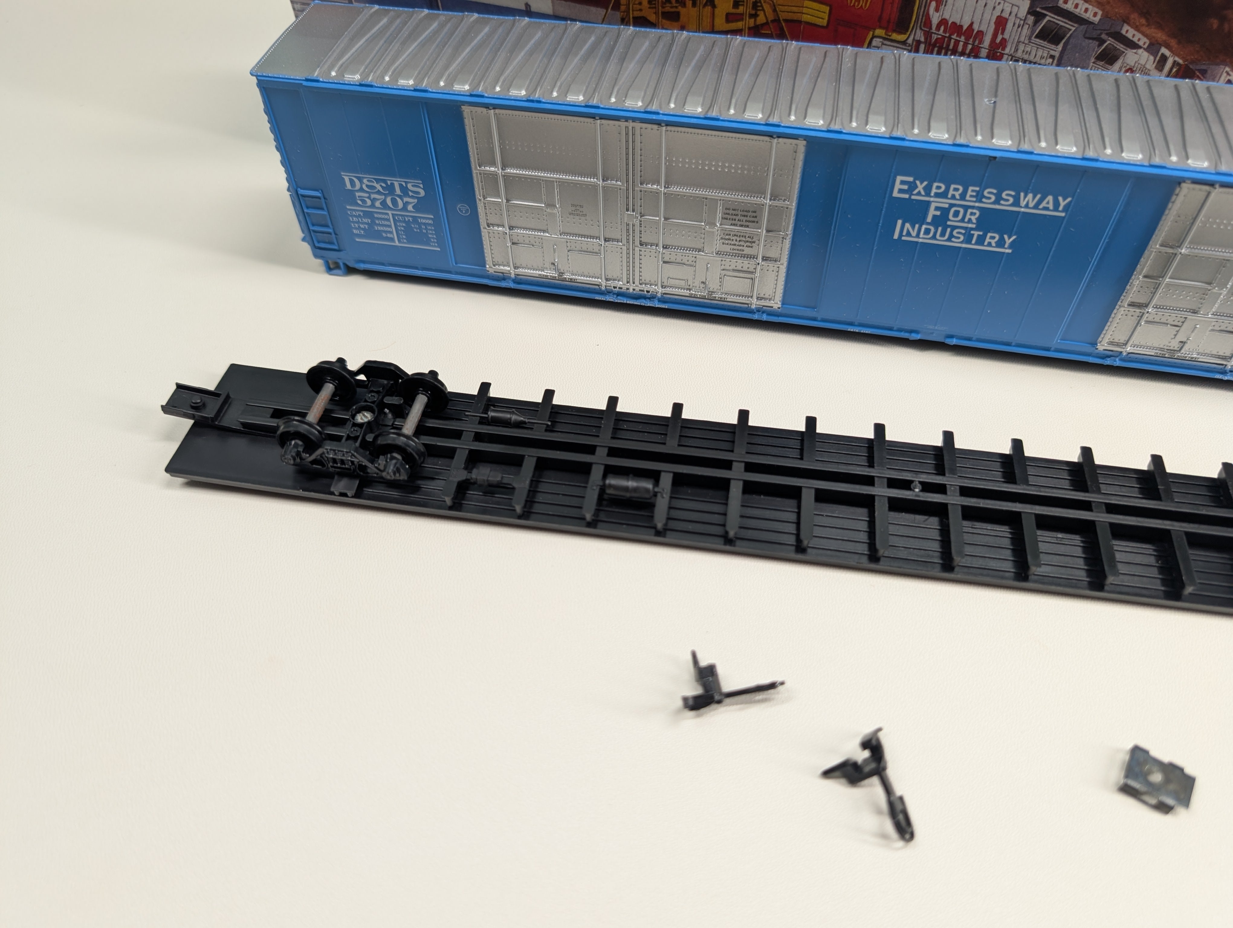 USED Athearn 1997 HO Scale 86' HI-Cube Box Car Detroit, Toledo Shoreline DT&S #5707 KIT
