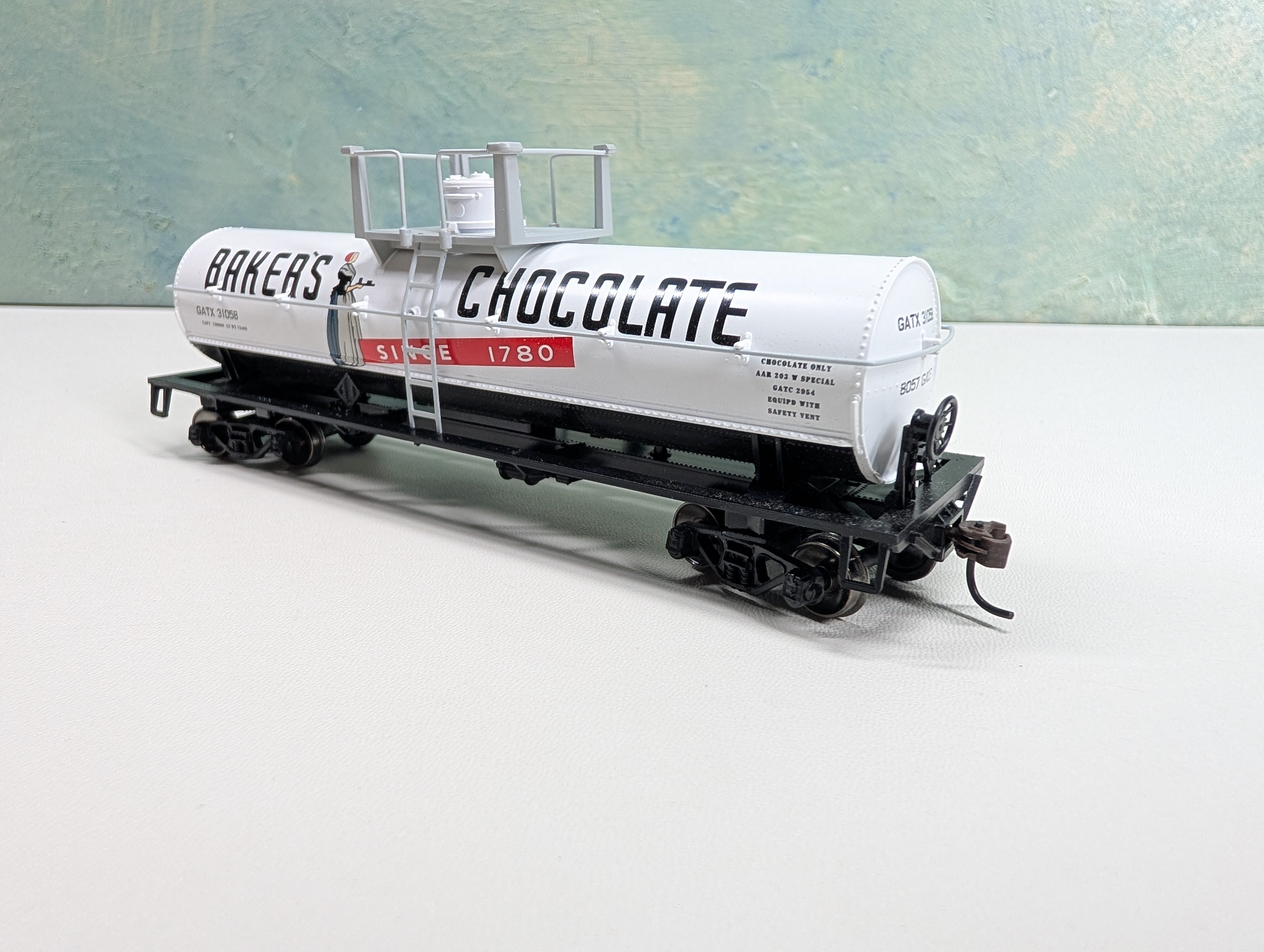 USED Athearn HO Scale Tank Car Baker's Chocolate GATX #31058 Metal Wheels