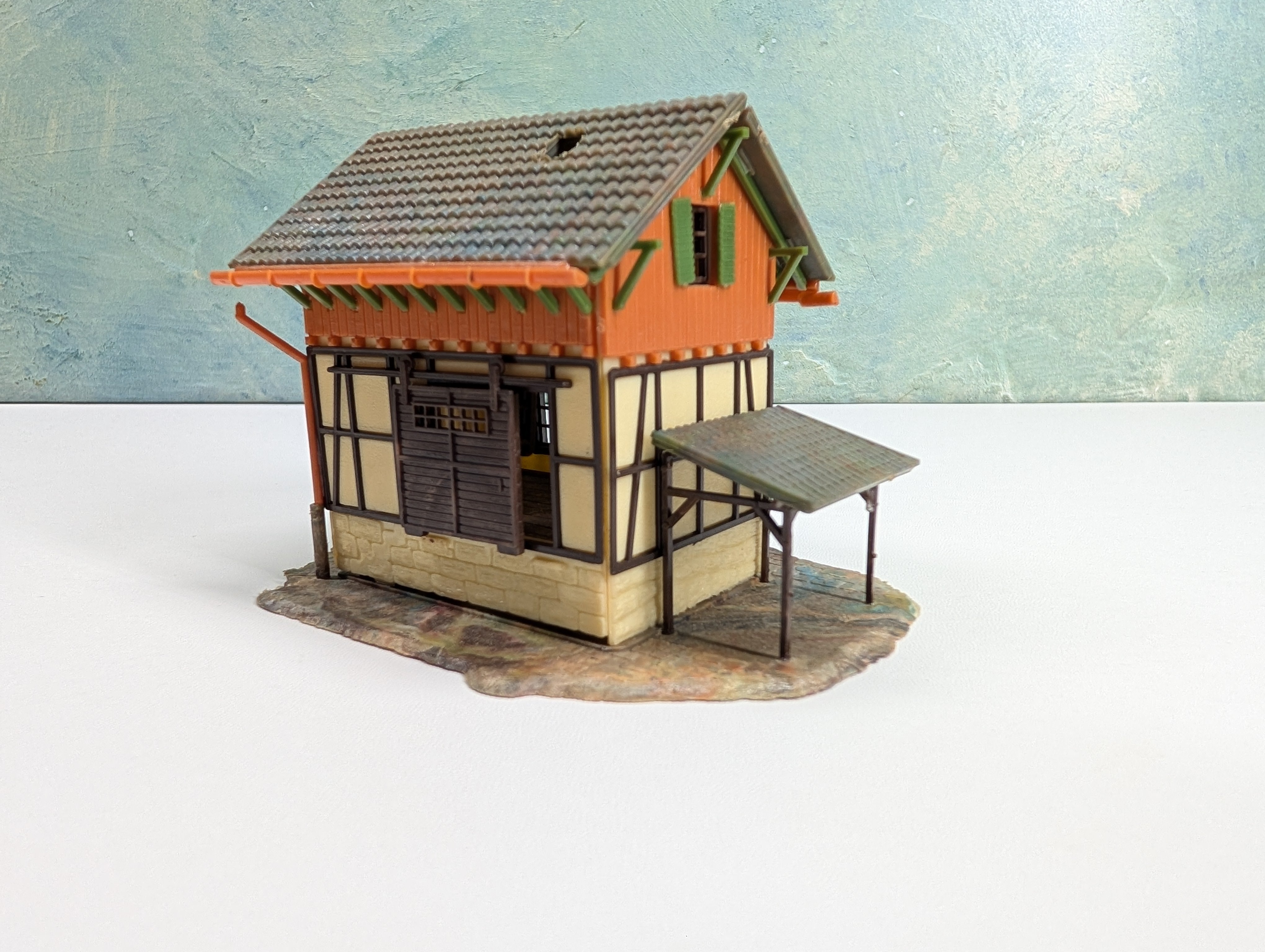 USED Faller 156 HO Scale German Buidling with Dock