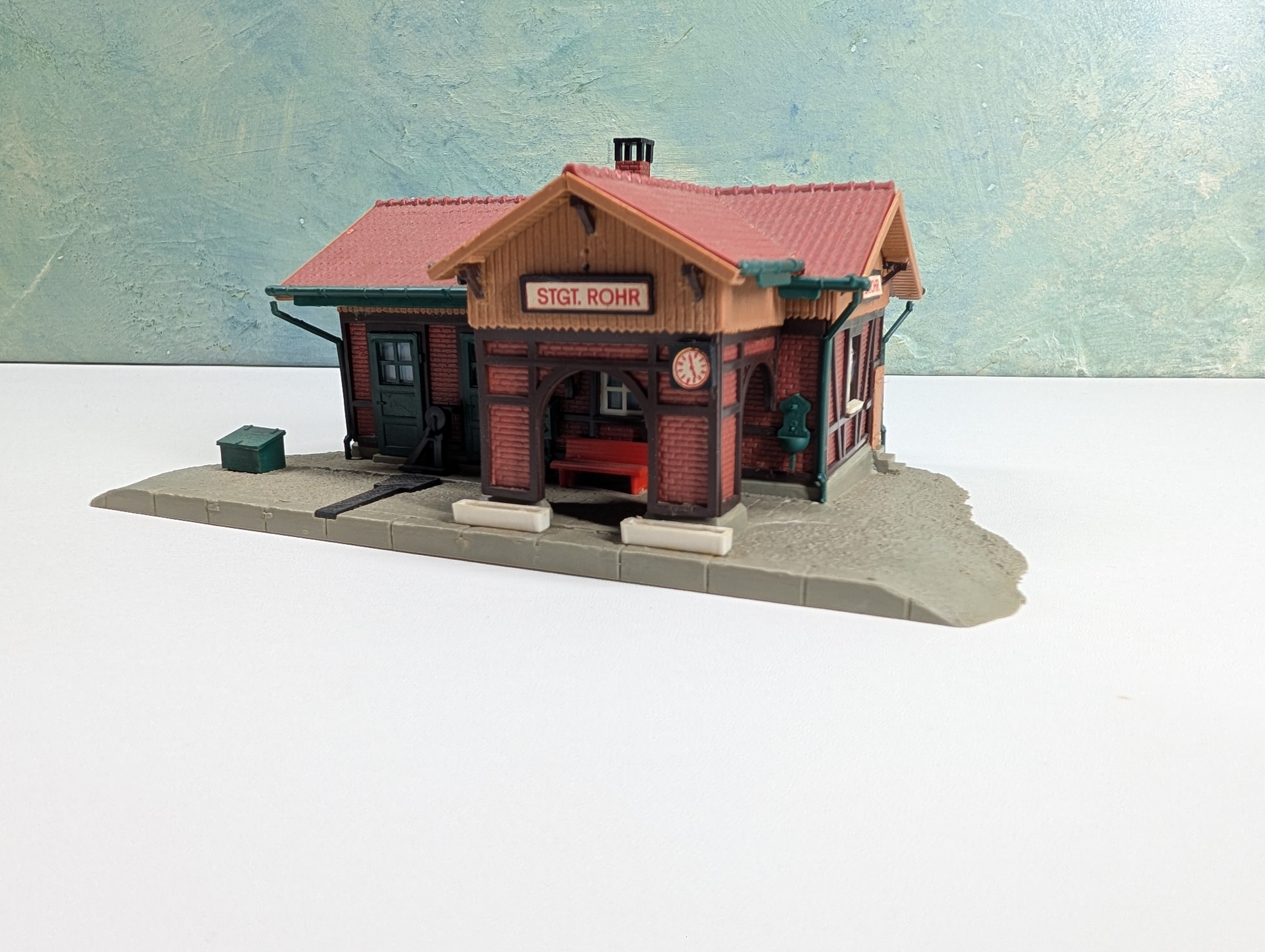 USED Kibri 909 HO Scale Stuttgart Station, German Railroad Station