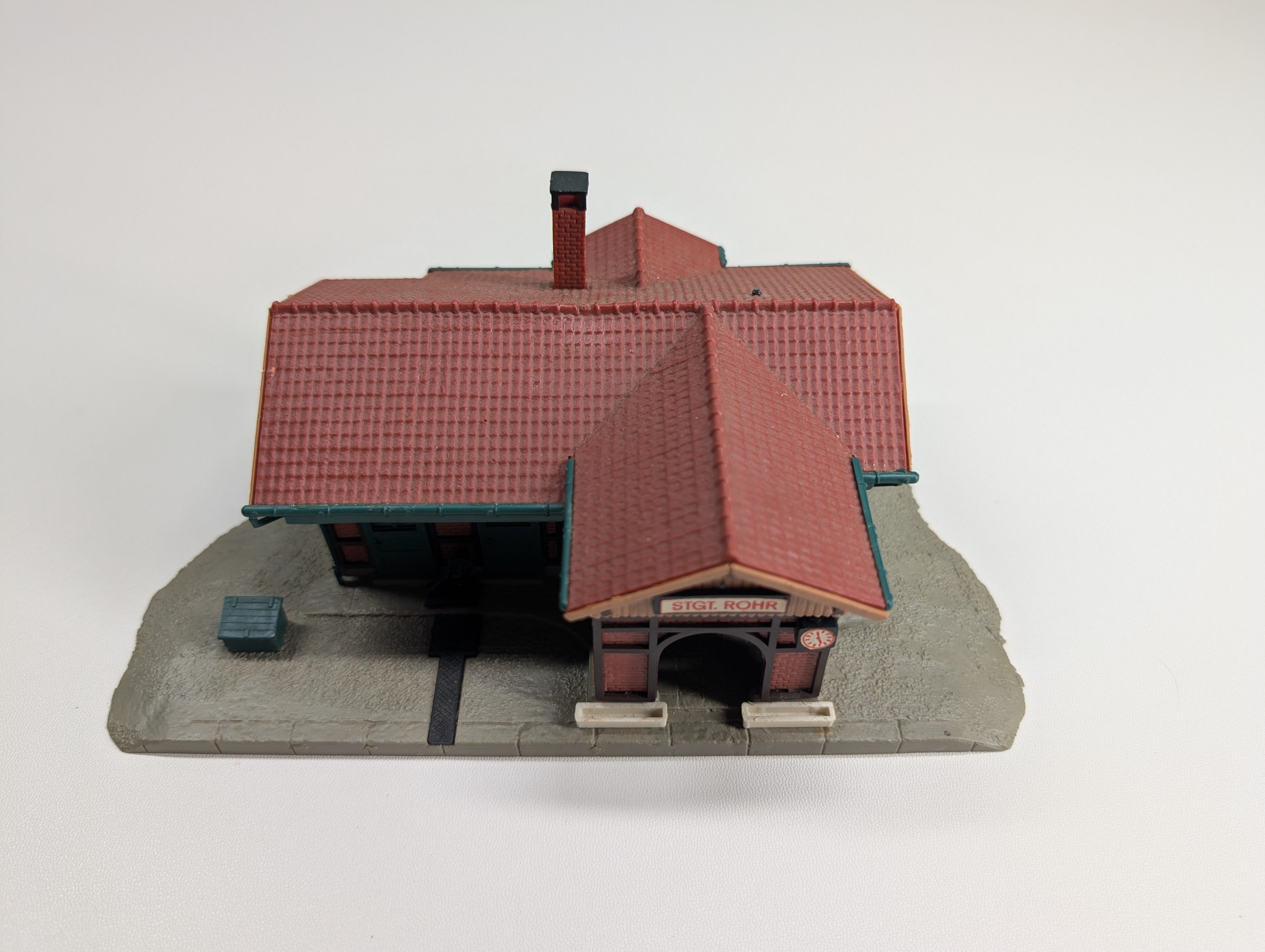 USED Kibri 909 HO Scale Stuttgart Station, German Railroad Station