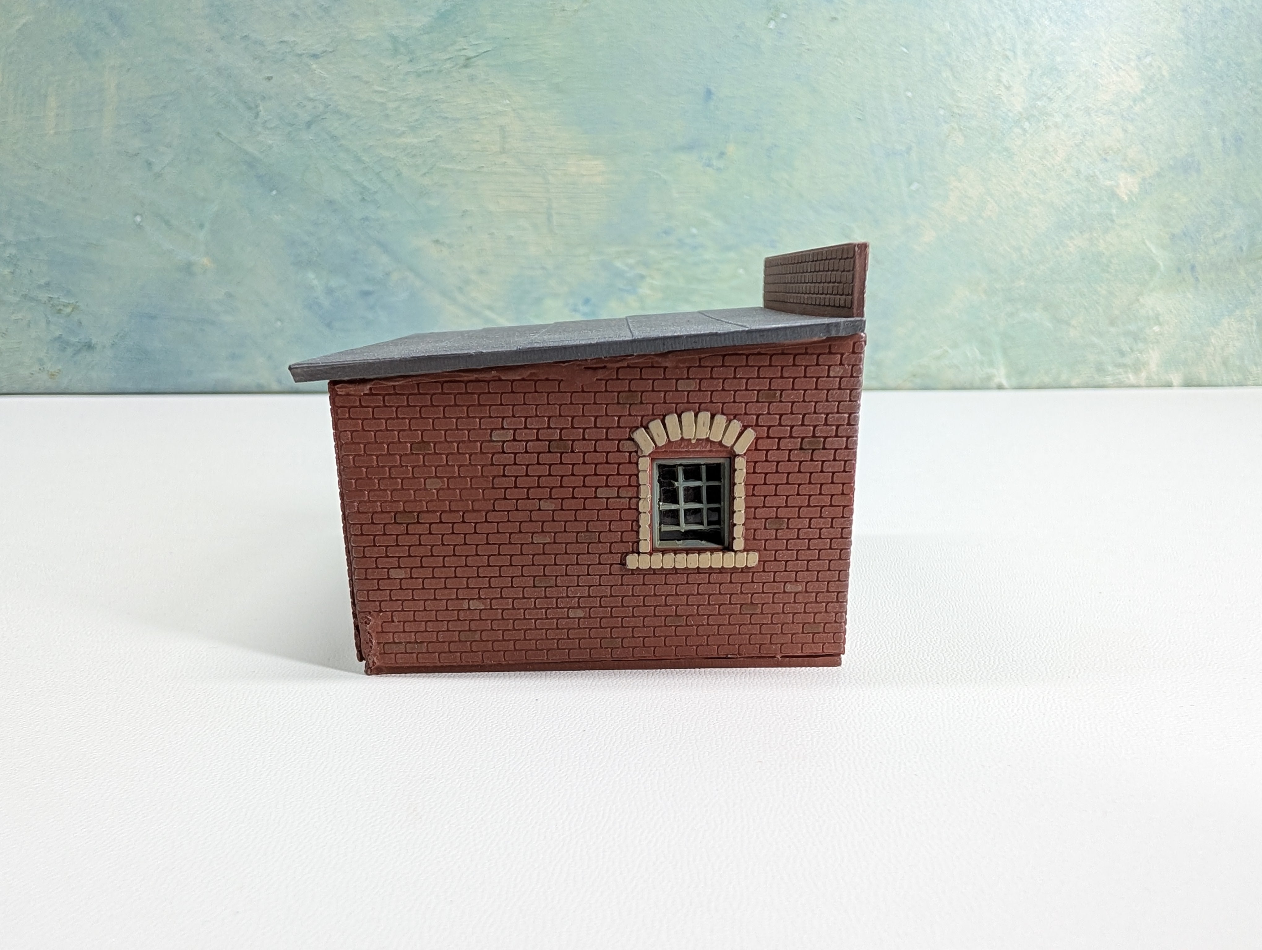 USED HO Scale Small Brick Garage