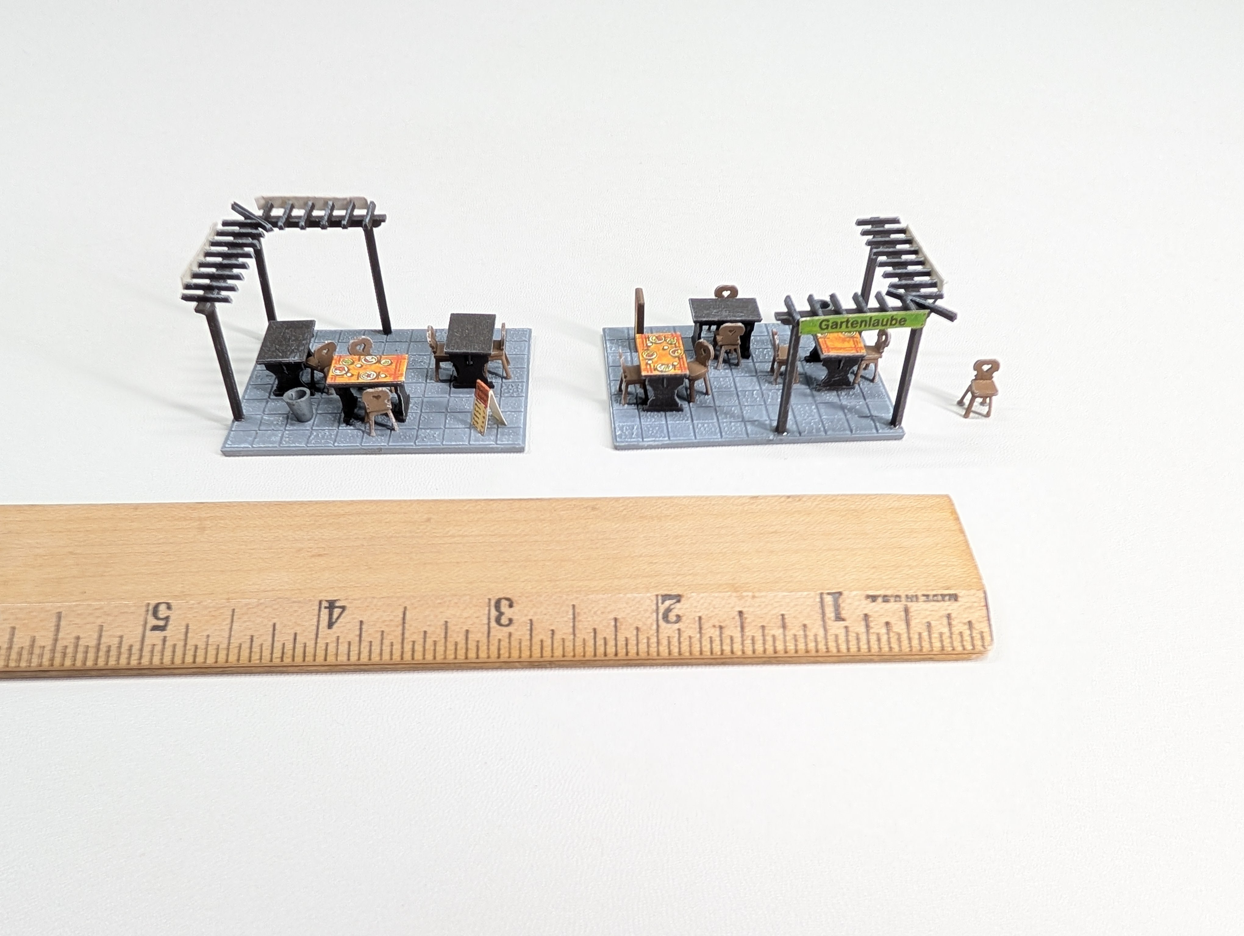 USED Vollmer 26103 HO Scale Outside Seating for Outdoor Eating, Restaurant