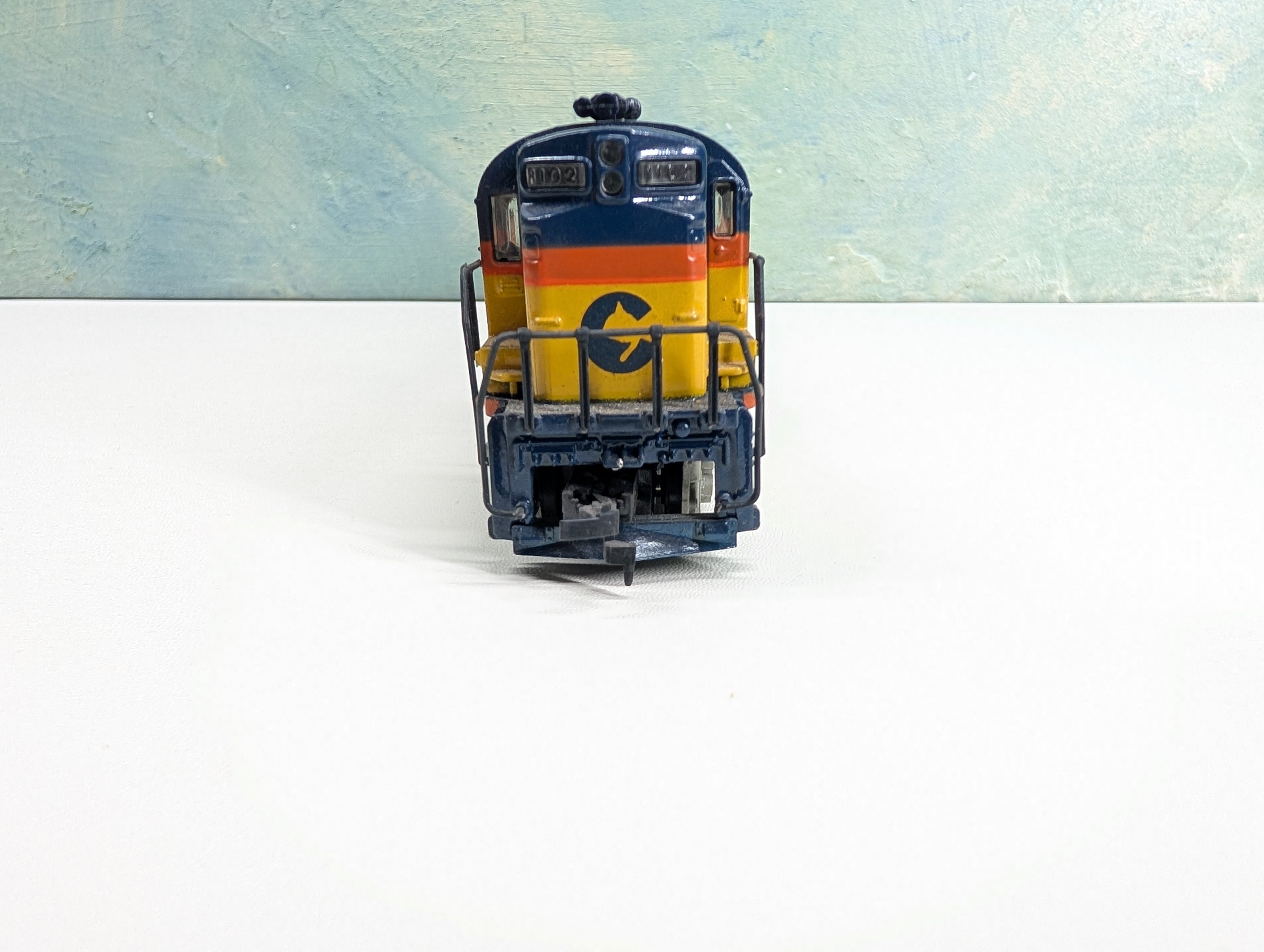 USED Tyco HO Scale Non-Powered Alco C-630 Diesel Locomotive Chessie System C&O #1102