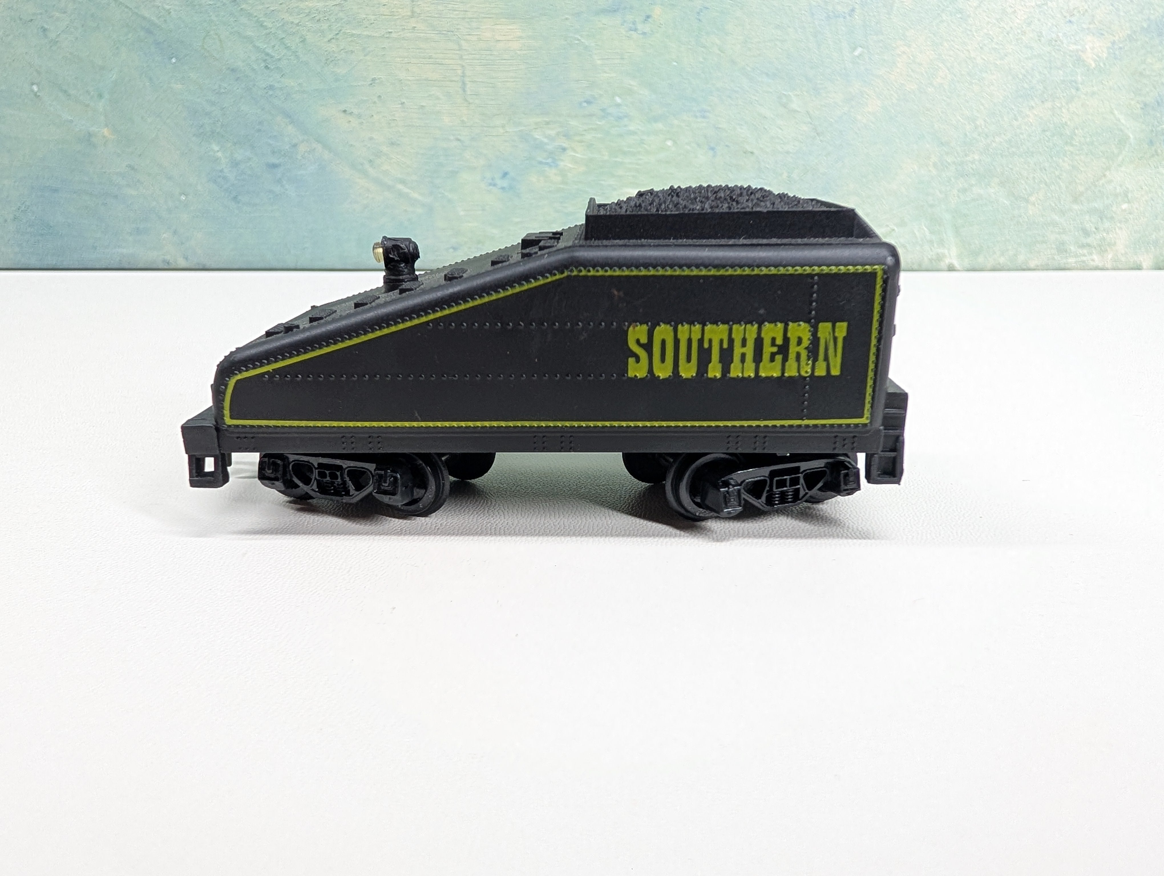 USED HO Scale Non-Powered Sloped Tender Southern