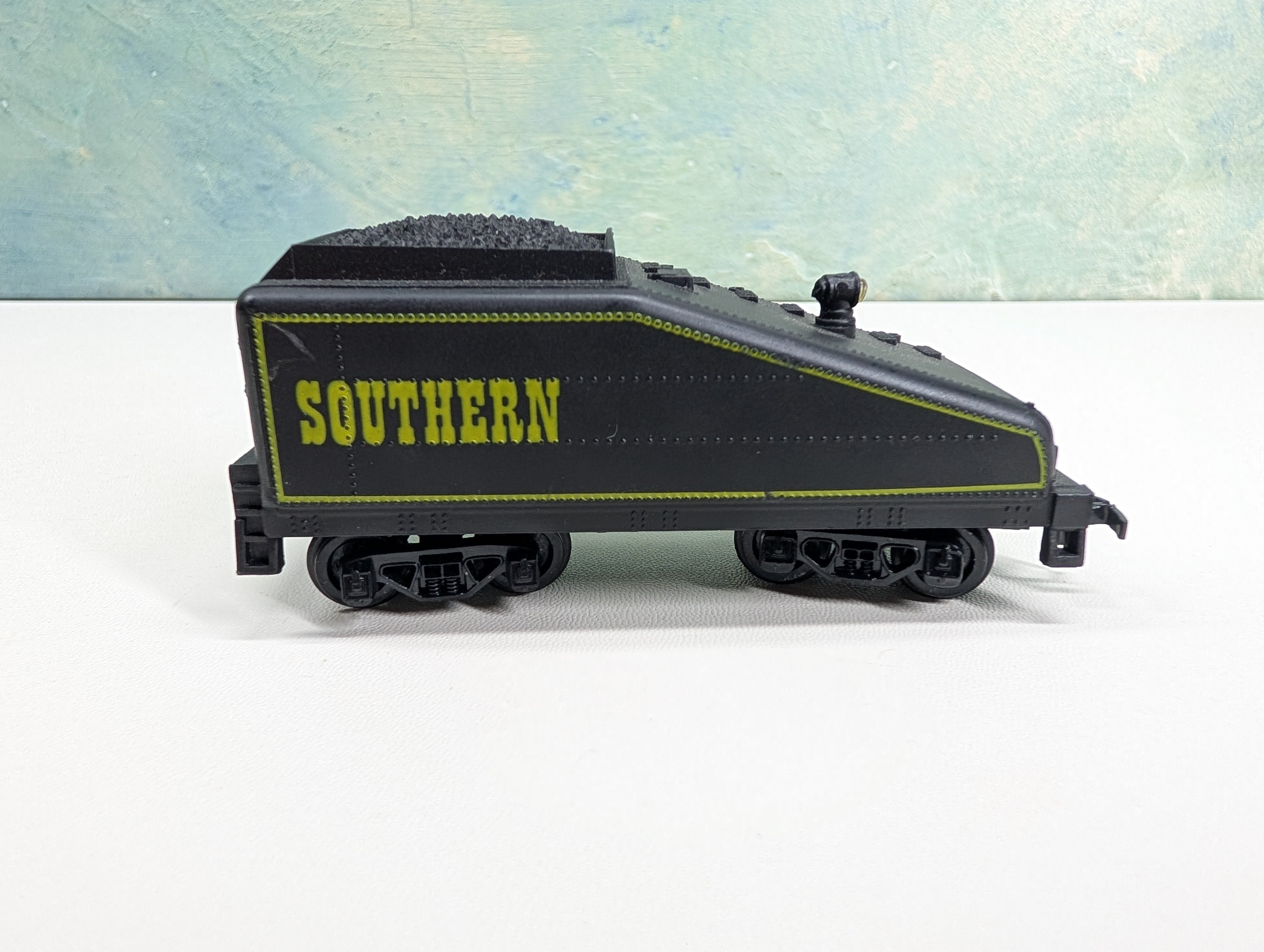 USED HO Scale Non-Powered Sloped Tender Southern