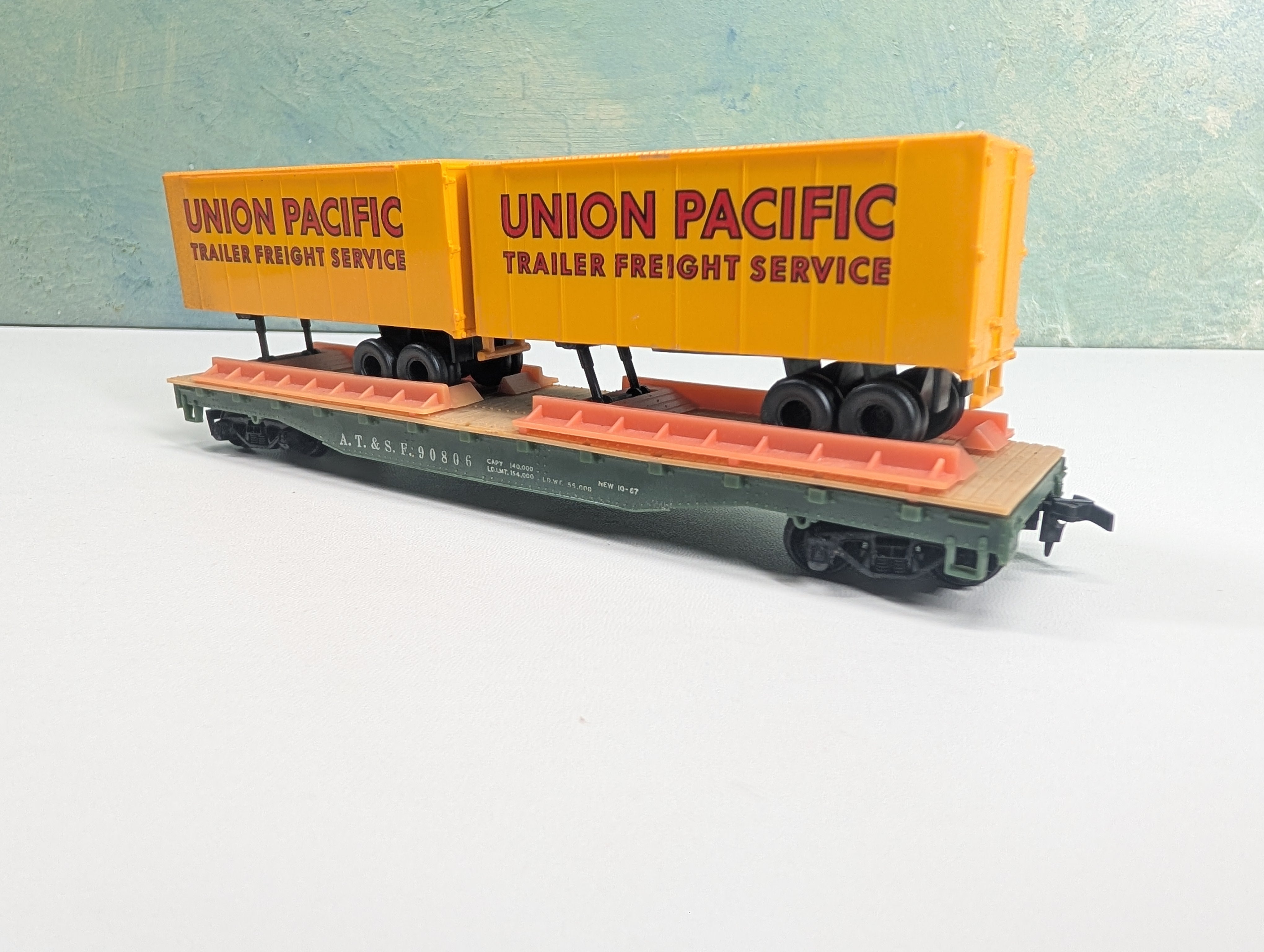 USED Mantua HO Scale 50' Flat Car w/ 2 UP Trailers Santa Fe ATSF #90806