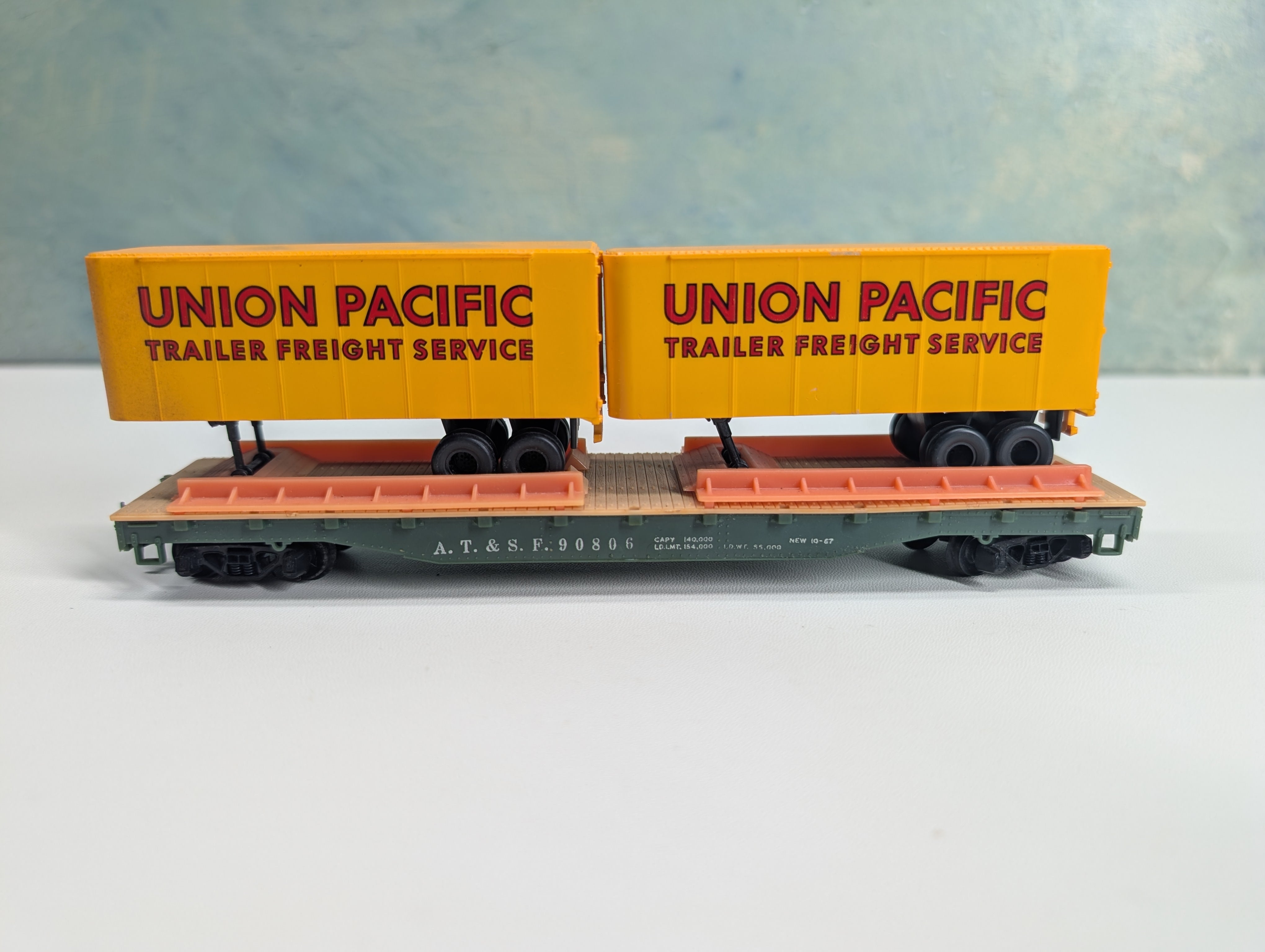 USED Mantua HO Scale 50' Flat Car w/ 2 UP Trailers Santa Fe ATSF #90806