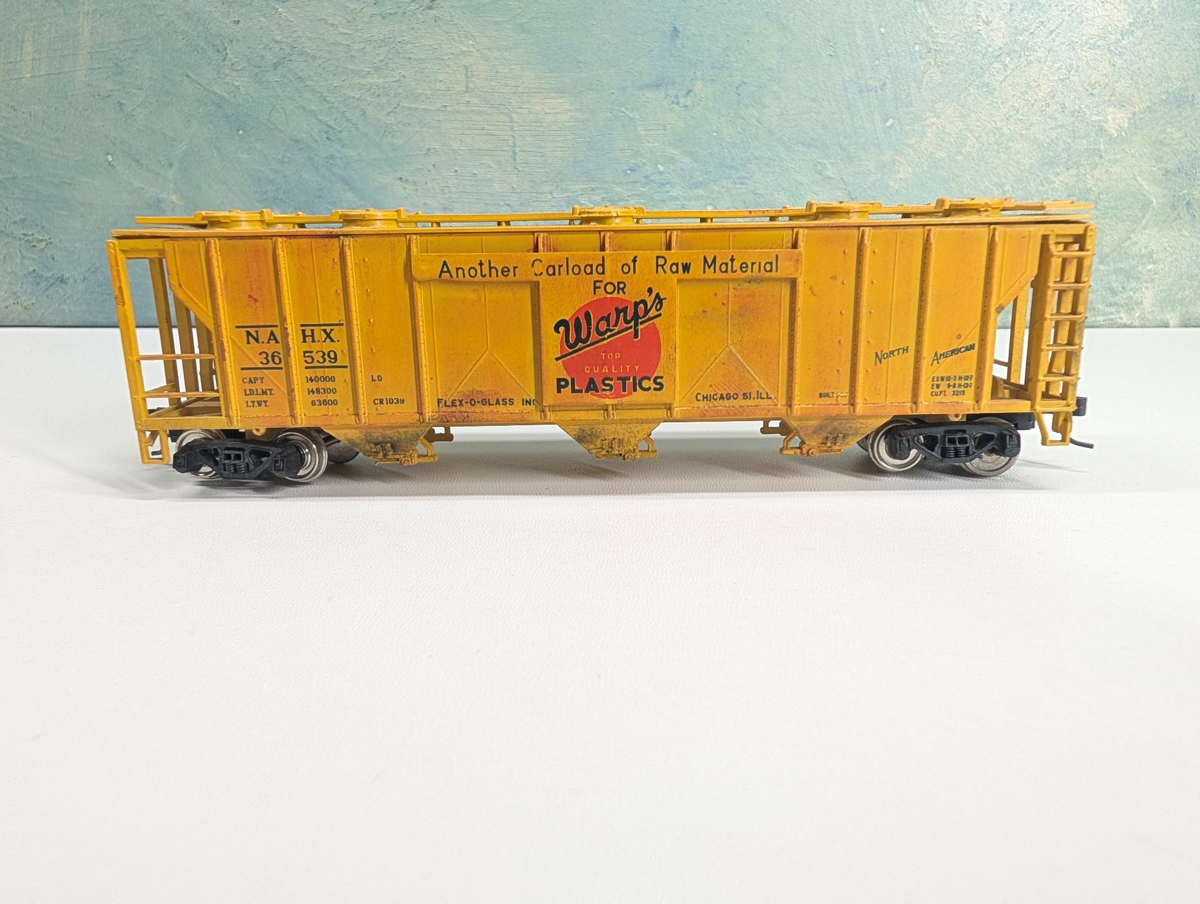 USED AHM HO Scale 3 Bay Covered Hopper Warp's Plastics NAHX #36539 Weathered, Metal Wheels