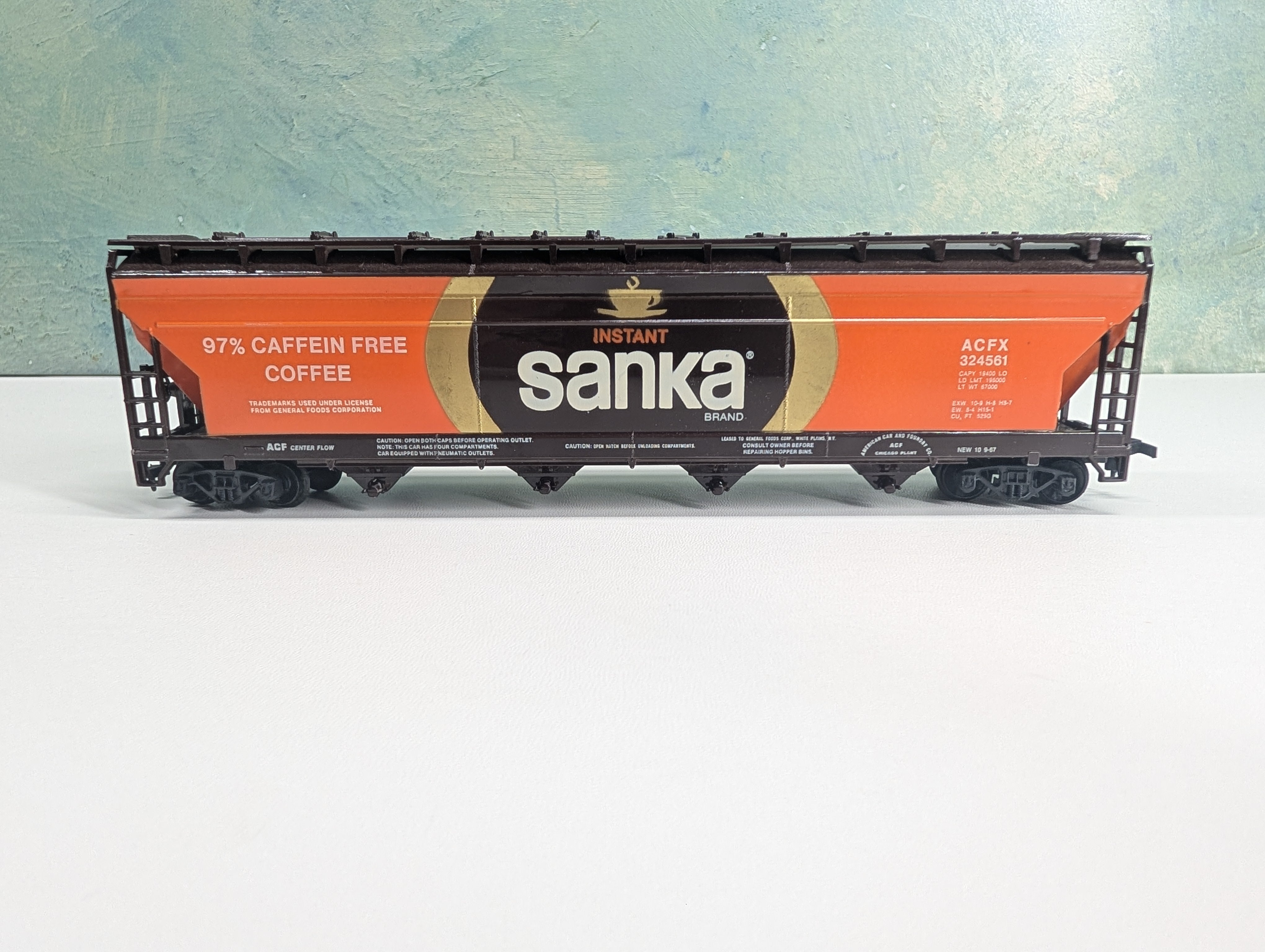 USED Tyco HO Scale 4 Bay ACF Center Flow Covered Hopper Instant Sanka Coffee ACFX #324561
