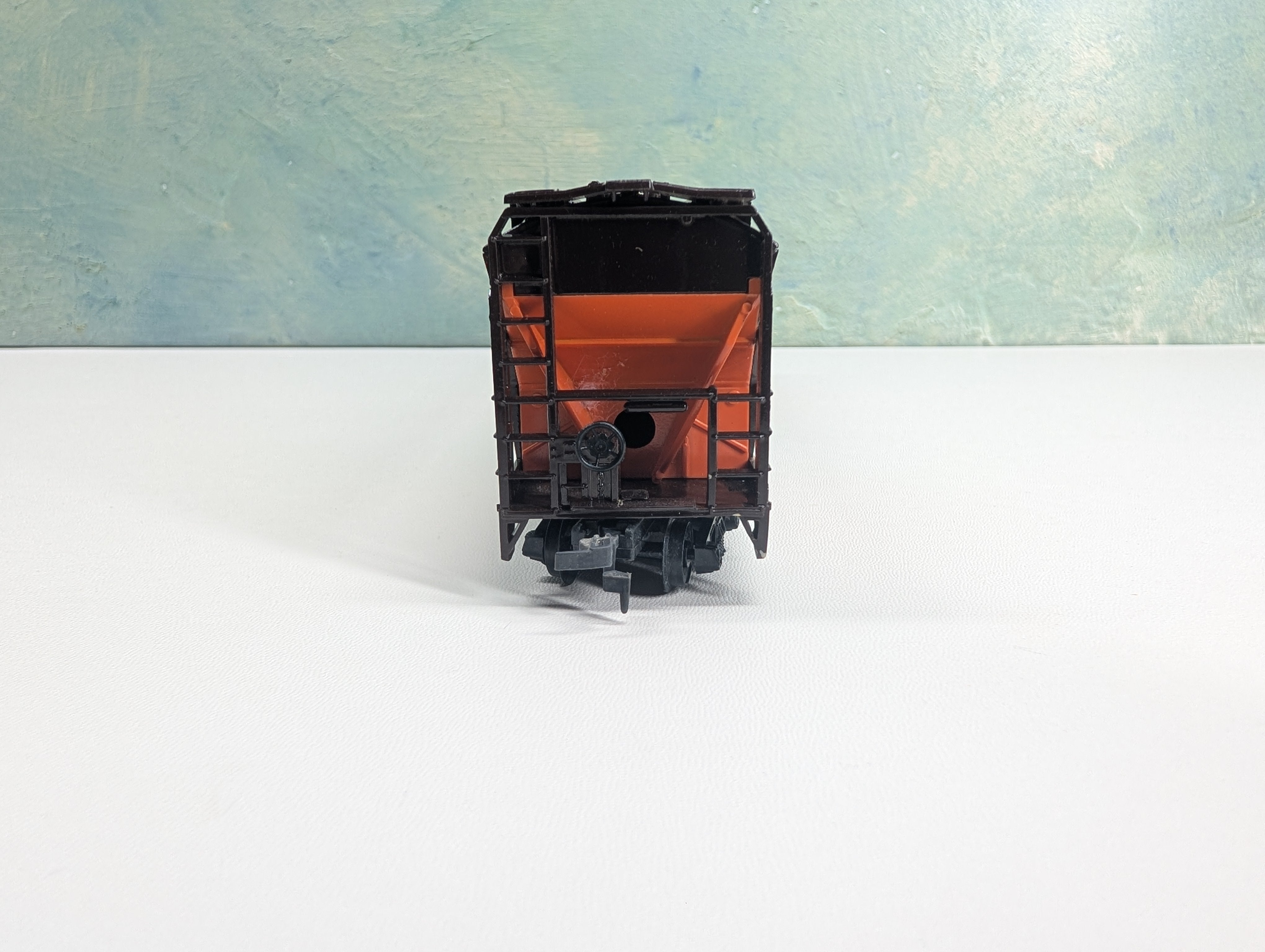 USED Tyco HO Scale 4 Bay ACF Center Flow Covered Hopper Instant Sanka Coffee ACFX #324561