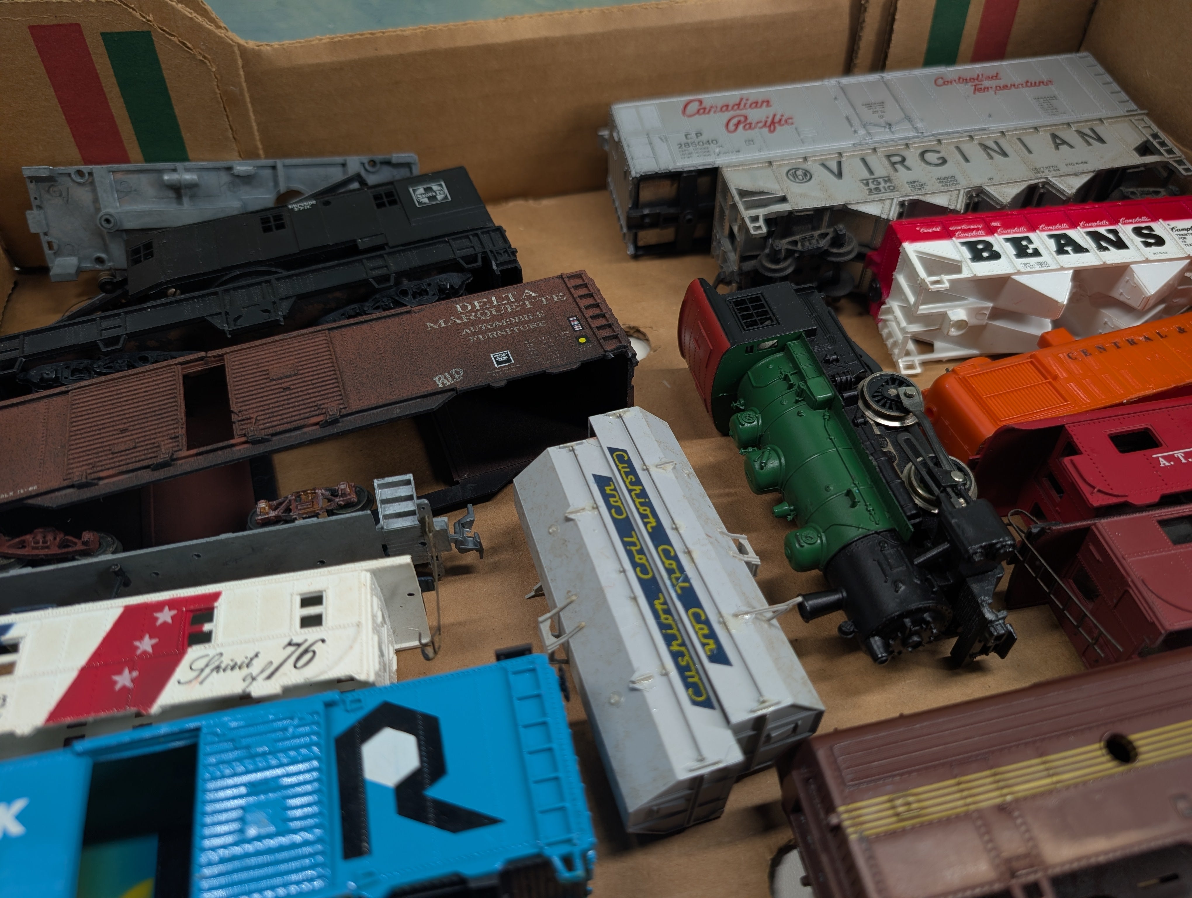 USED HO Scale Lot of Parts/Repairs Steam Locomotive, Box Cars, Crane +more