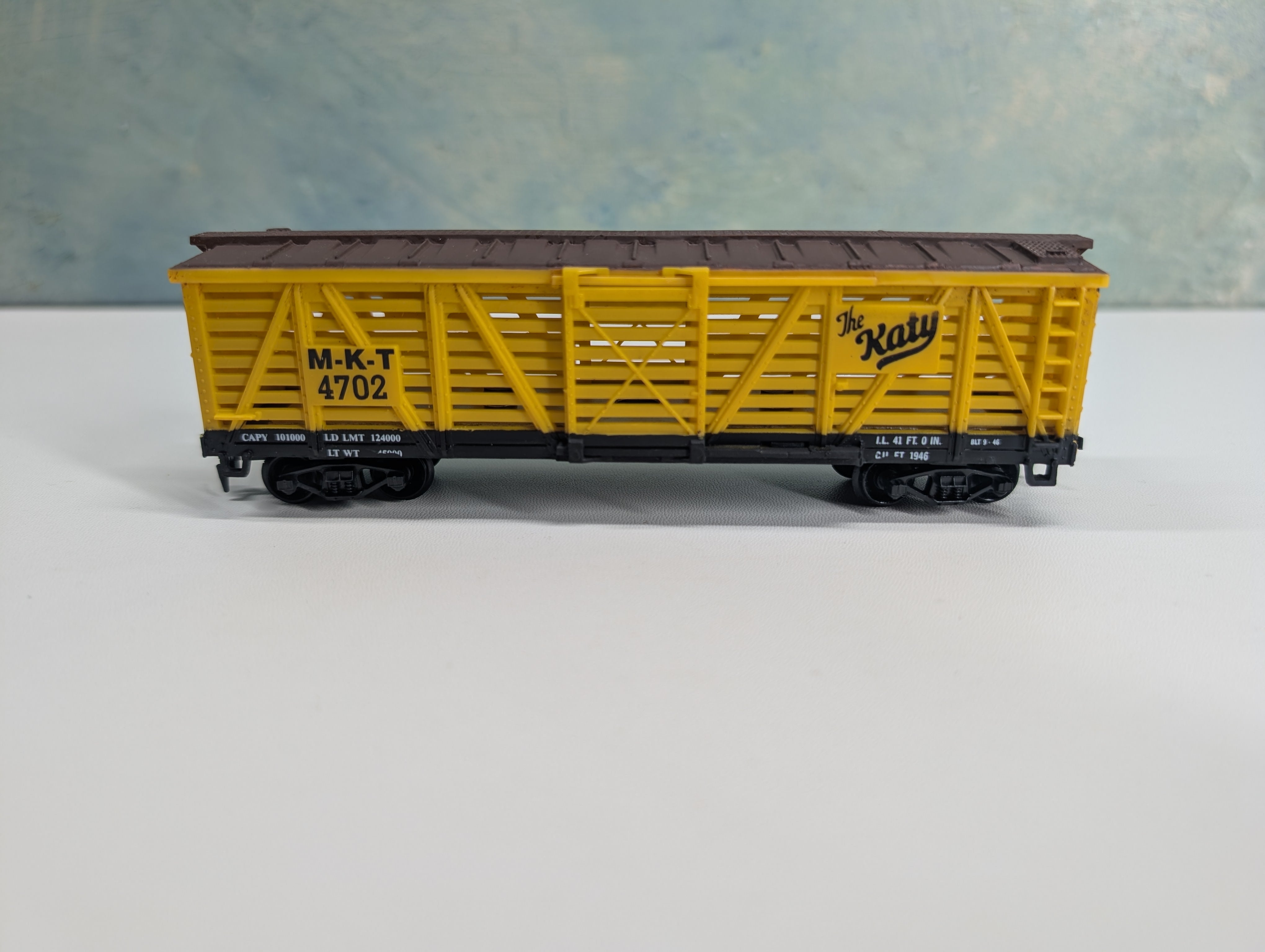 USED Life-Like 8460 HO Scale Cattle Livestock Car MKT #4702