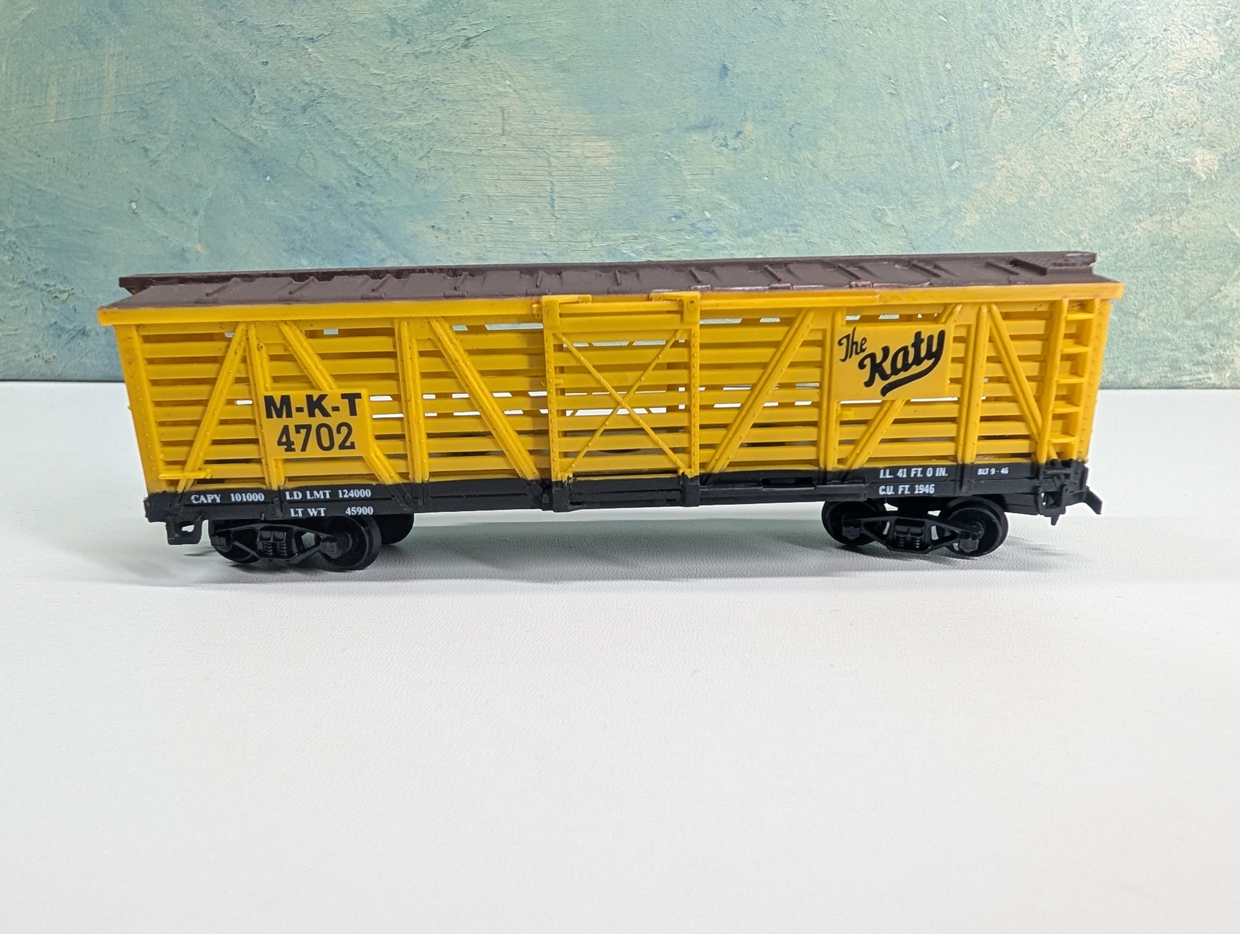 USED Life-Like 8460 HO Scale Cattle Livestock Car MKT #4702