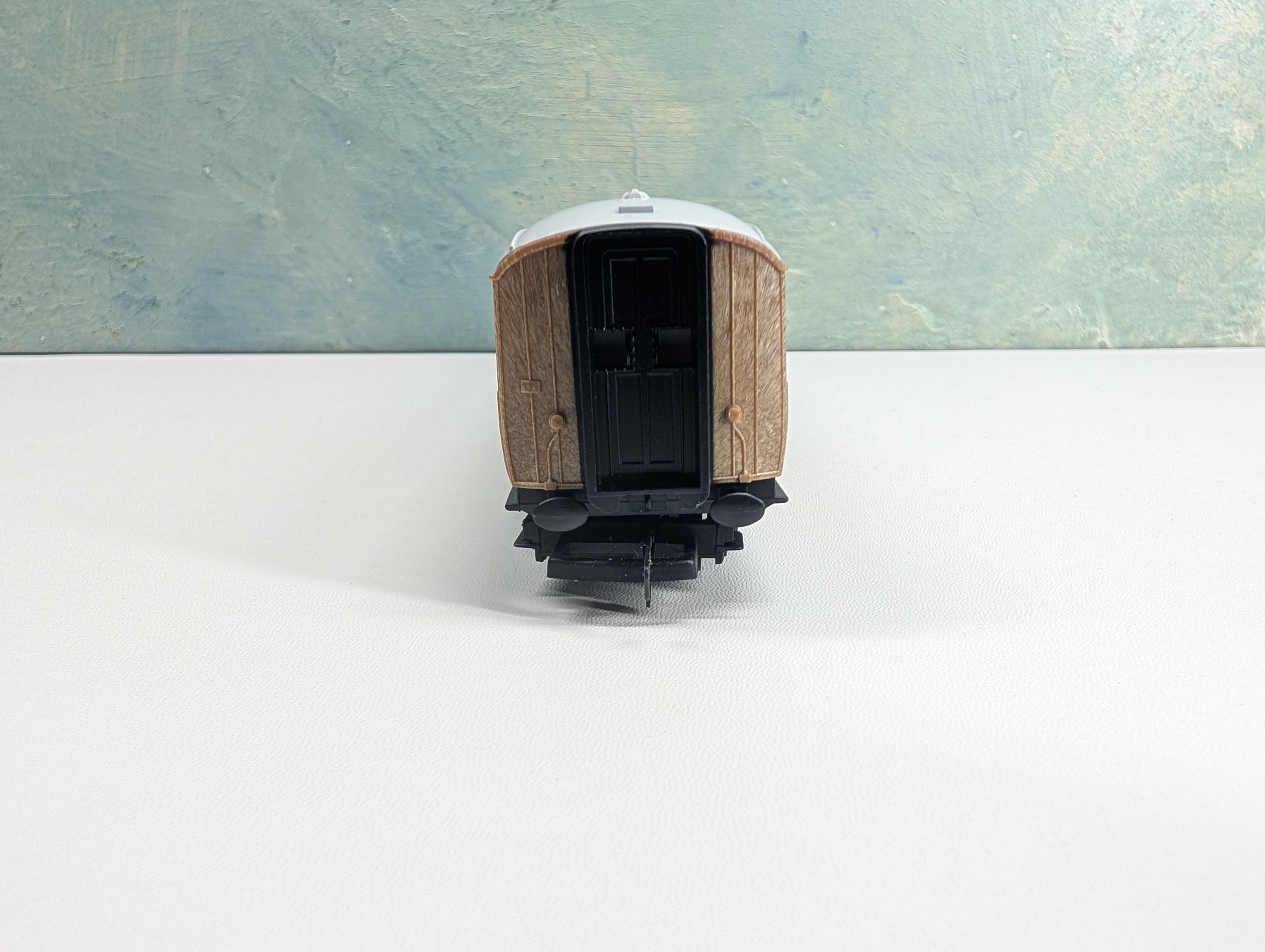 USED Hornby R4063 HO Scale OO Brake Composite Coach Passenger Car LNER #5547