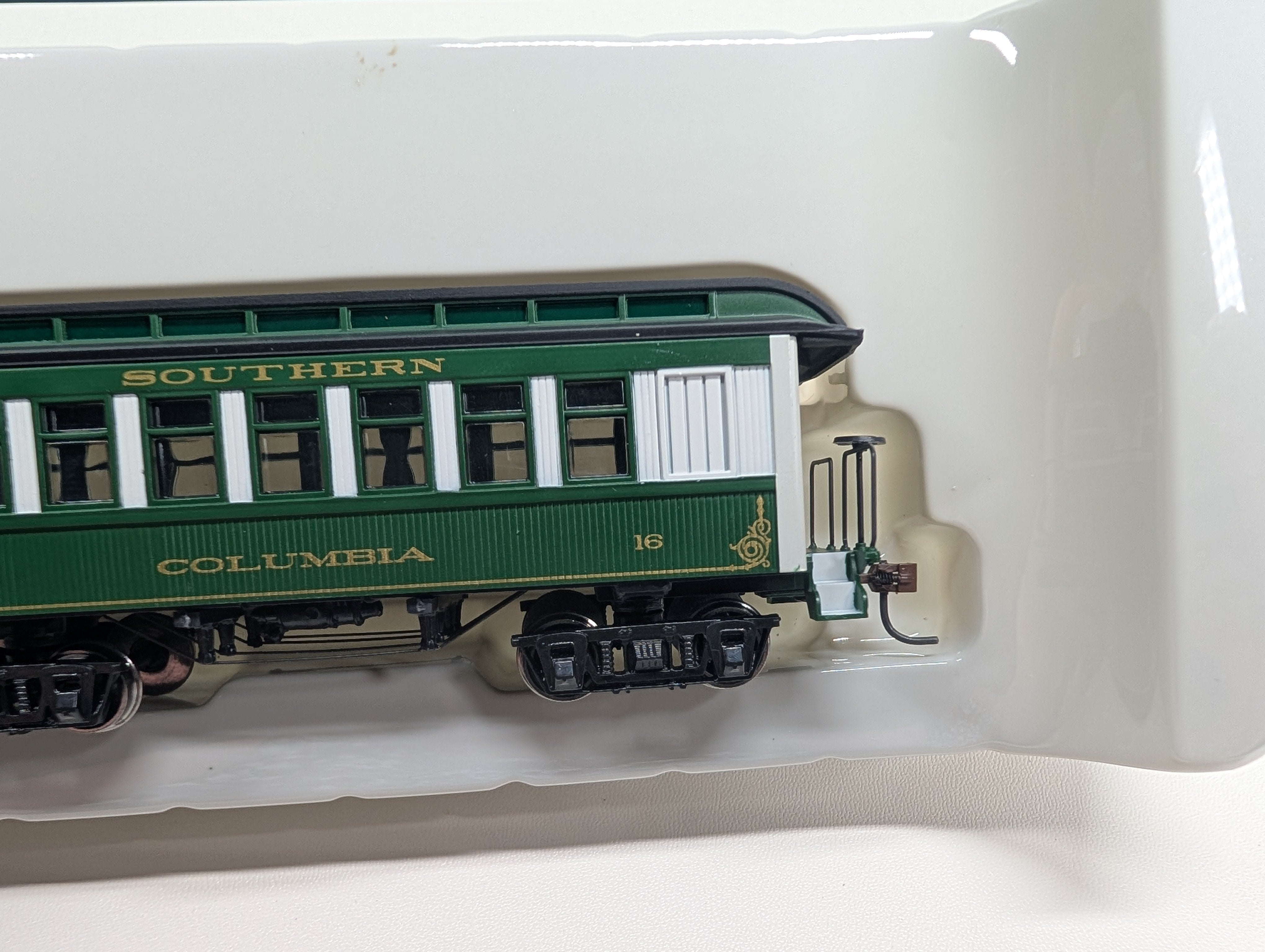 USED Roundhouse 84285 HO Scale Overton Coach Passenger Car Southern Columbia #16